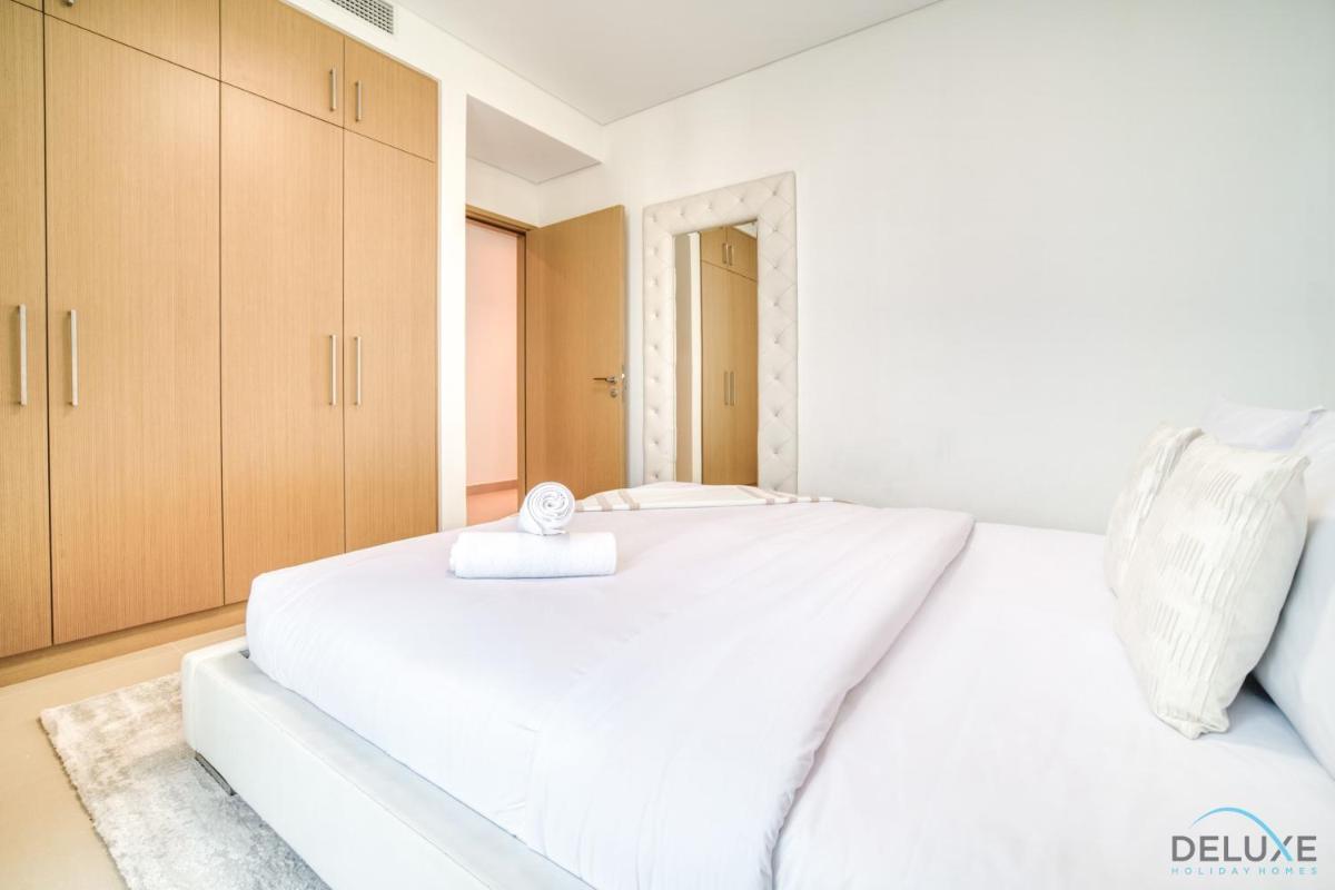 Elegant 2BR at 5242 Tower 2 Dubai Marina by Deluxe Holiday Homes