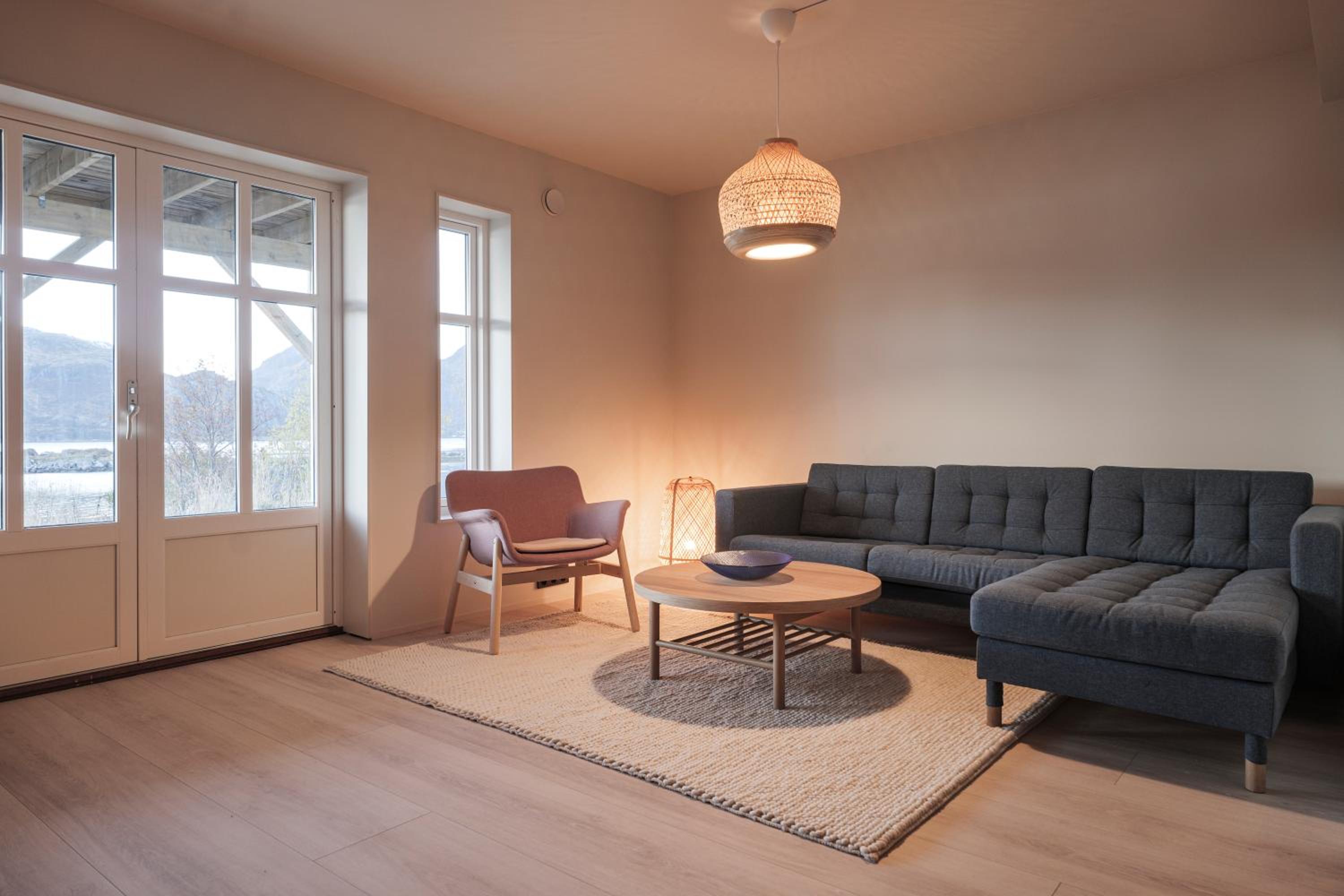 Up-scale apartment in picturesque surroundings