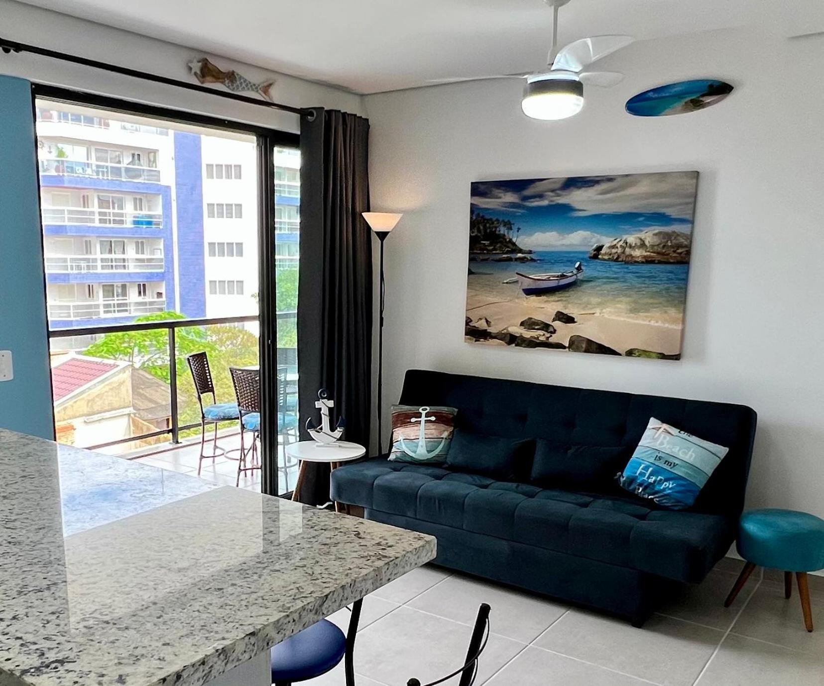 Apto novo com AC 1 quadra da praia Guaratuba PR