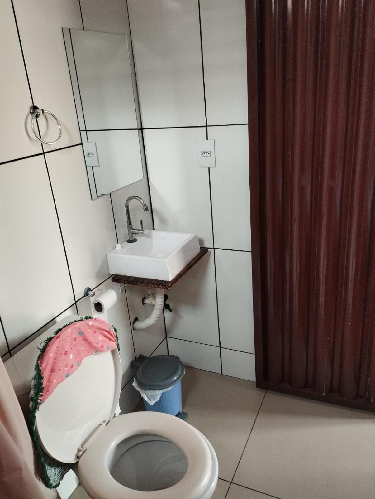 Pousada Sitio do Terrão a 500 metros da BR 040 e a 10 minutos da Prainha