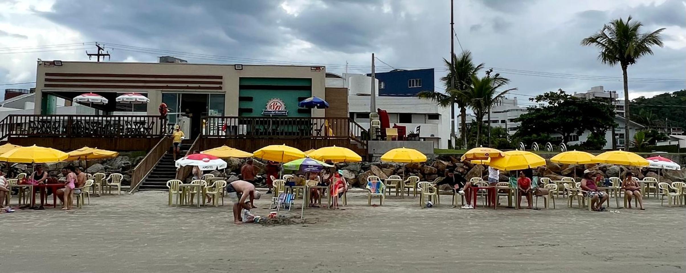 Apto novo com AC 1 quadra da praia Guaratuba PR