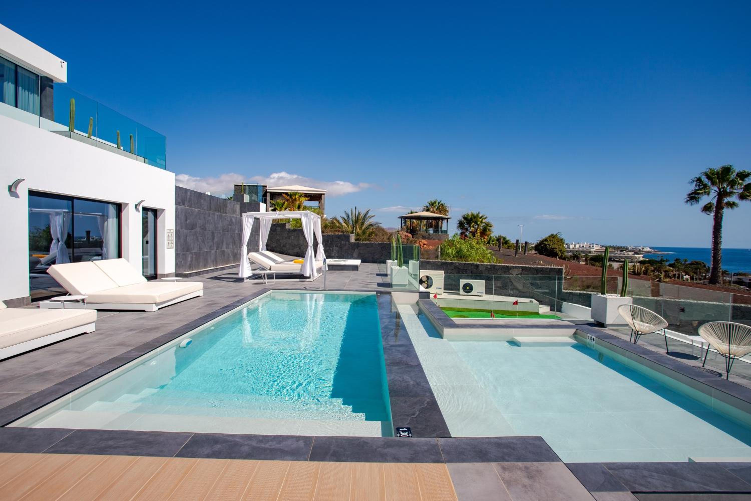 Villa Infinity