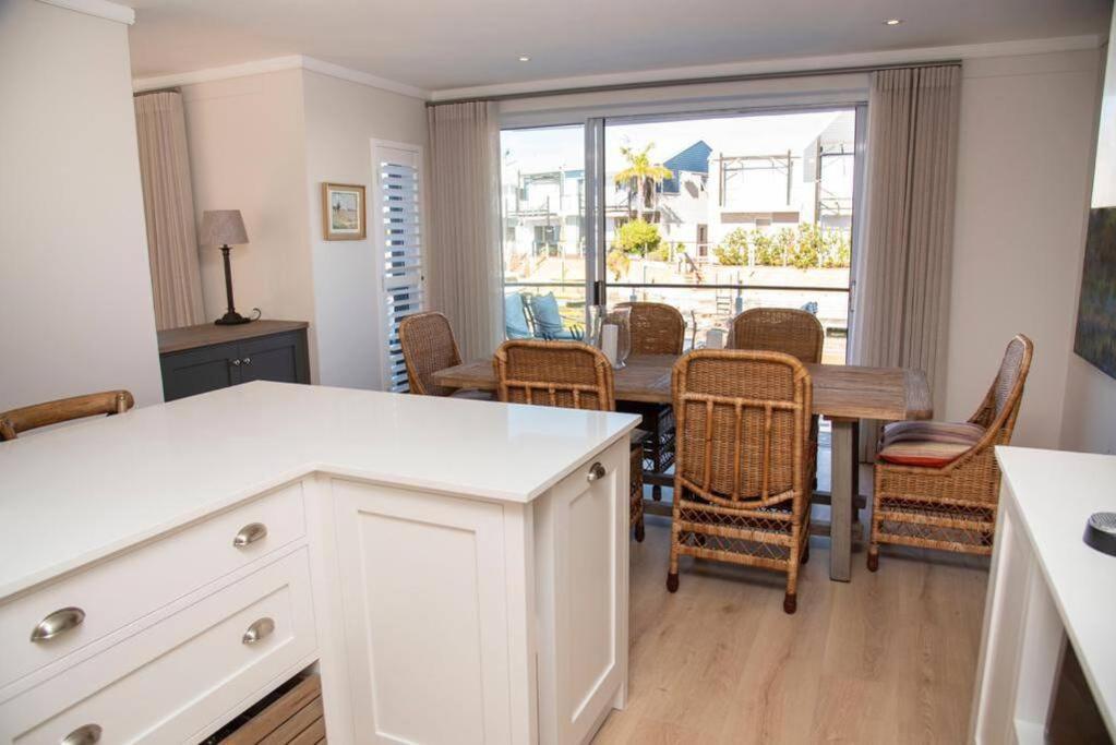 Waterfront- C25 Knysna Quays with pool view 2