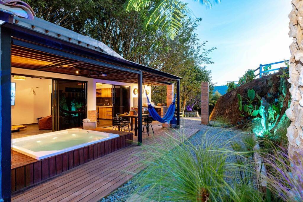 Hotel Sweet Helen Llanogarden - Image 1