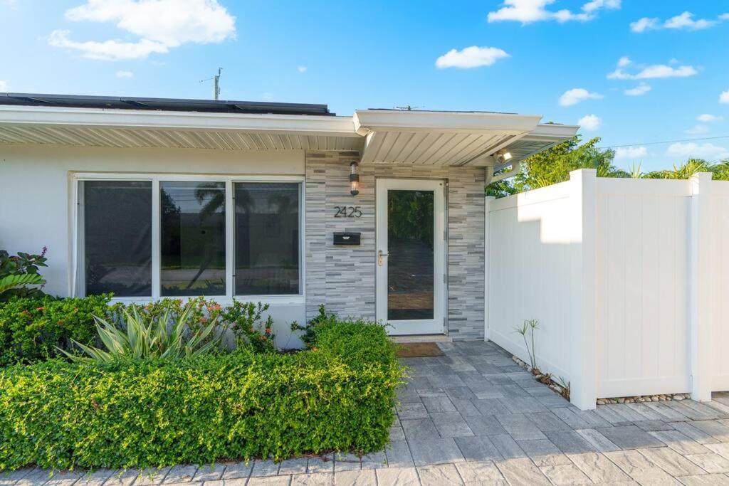 Renovated + 2MI from Beach + Heated Pool +Grill view 3