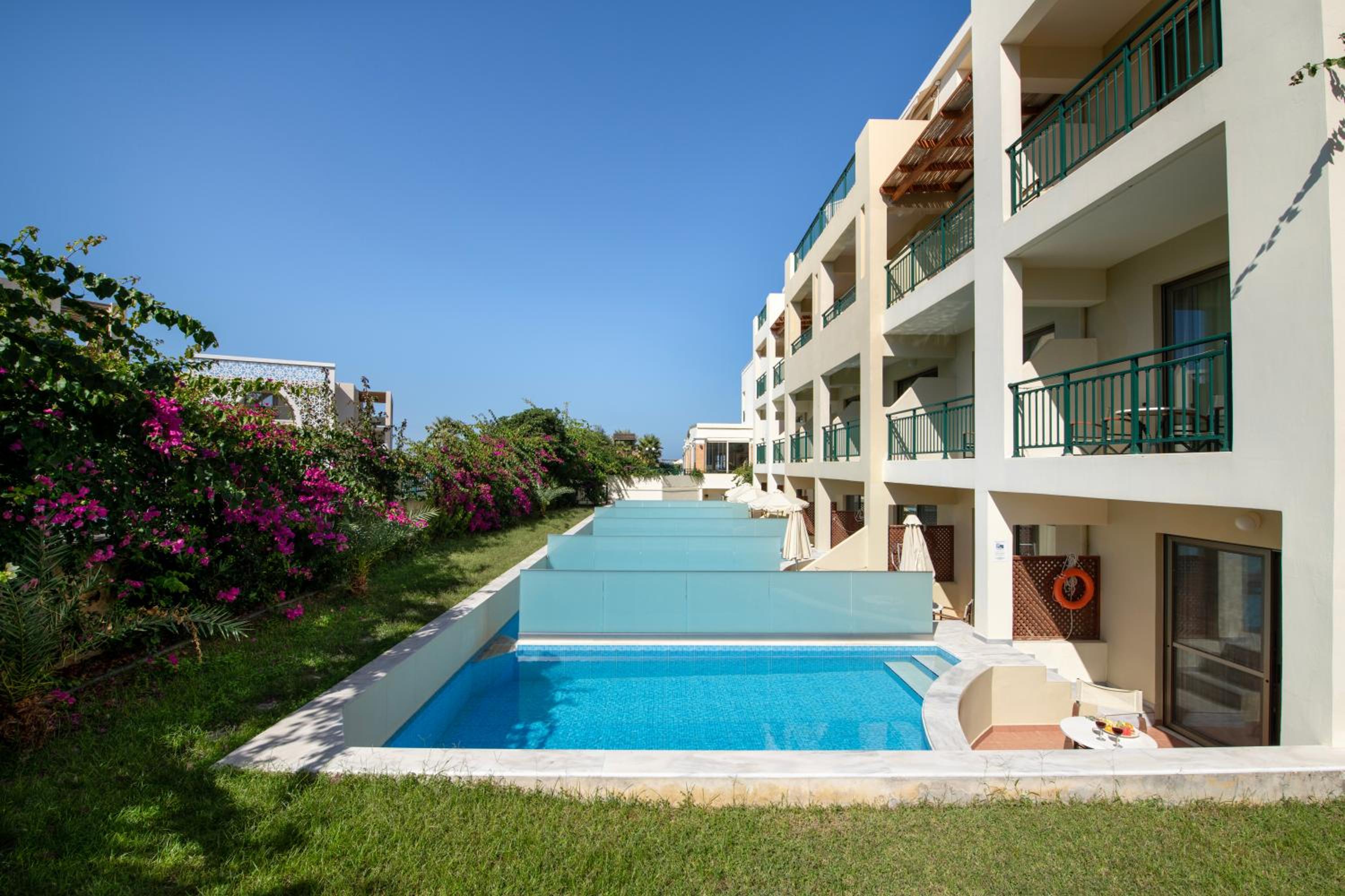 Hydramis Palace Beach Resort