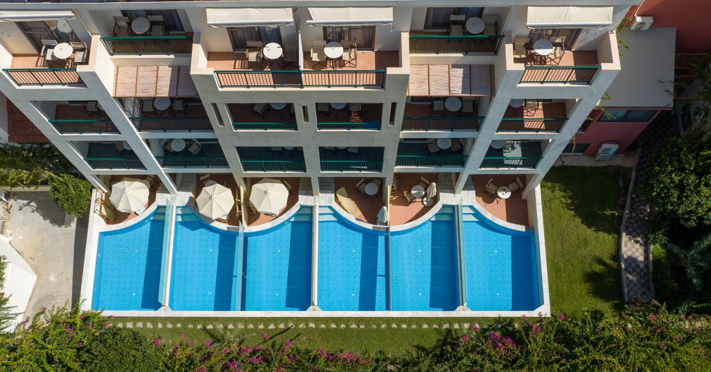 Hydramis Palace Beach Resort