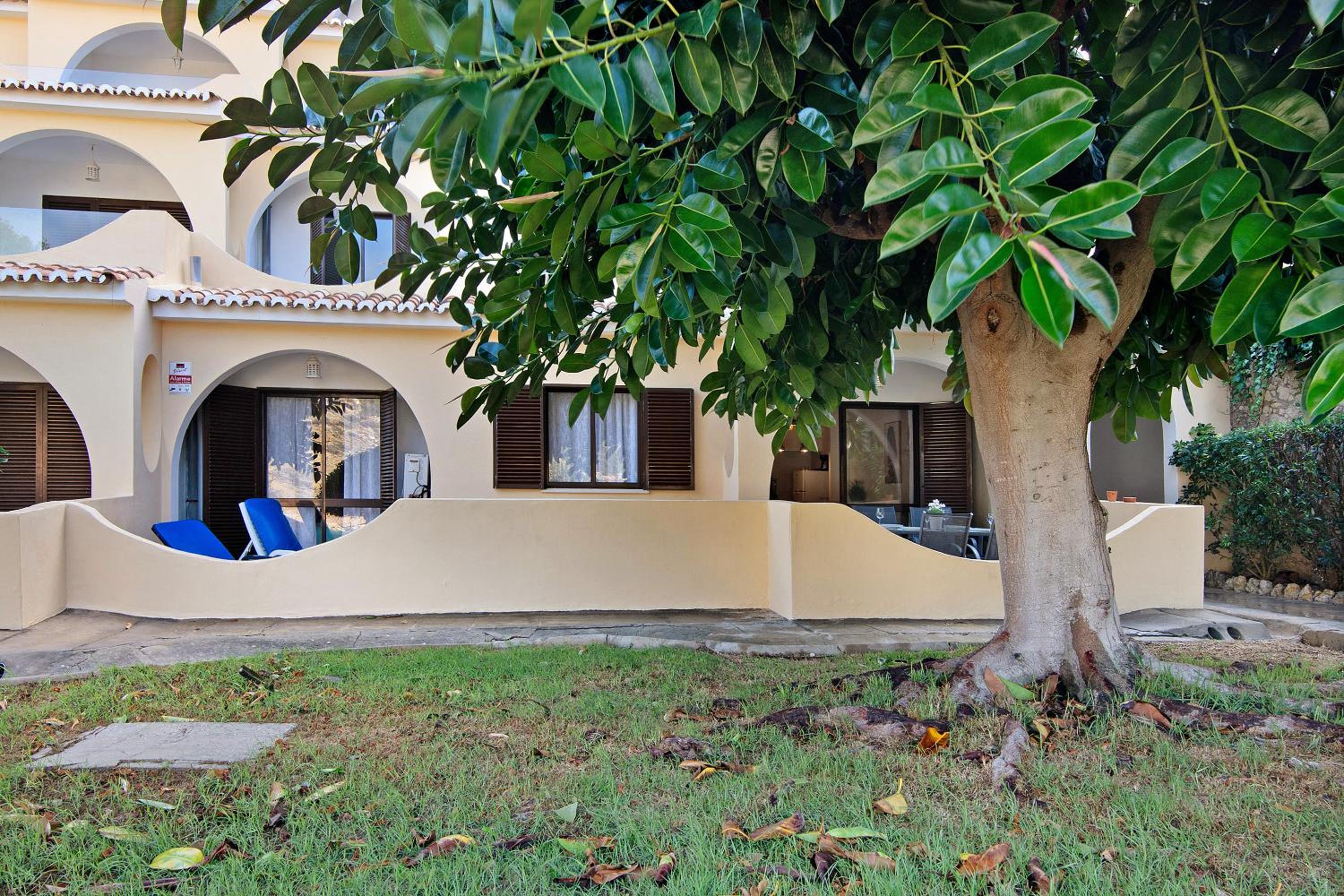 Directly to the Beach Two Bedrooms view 2