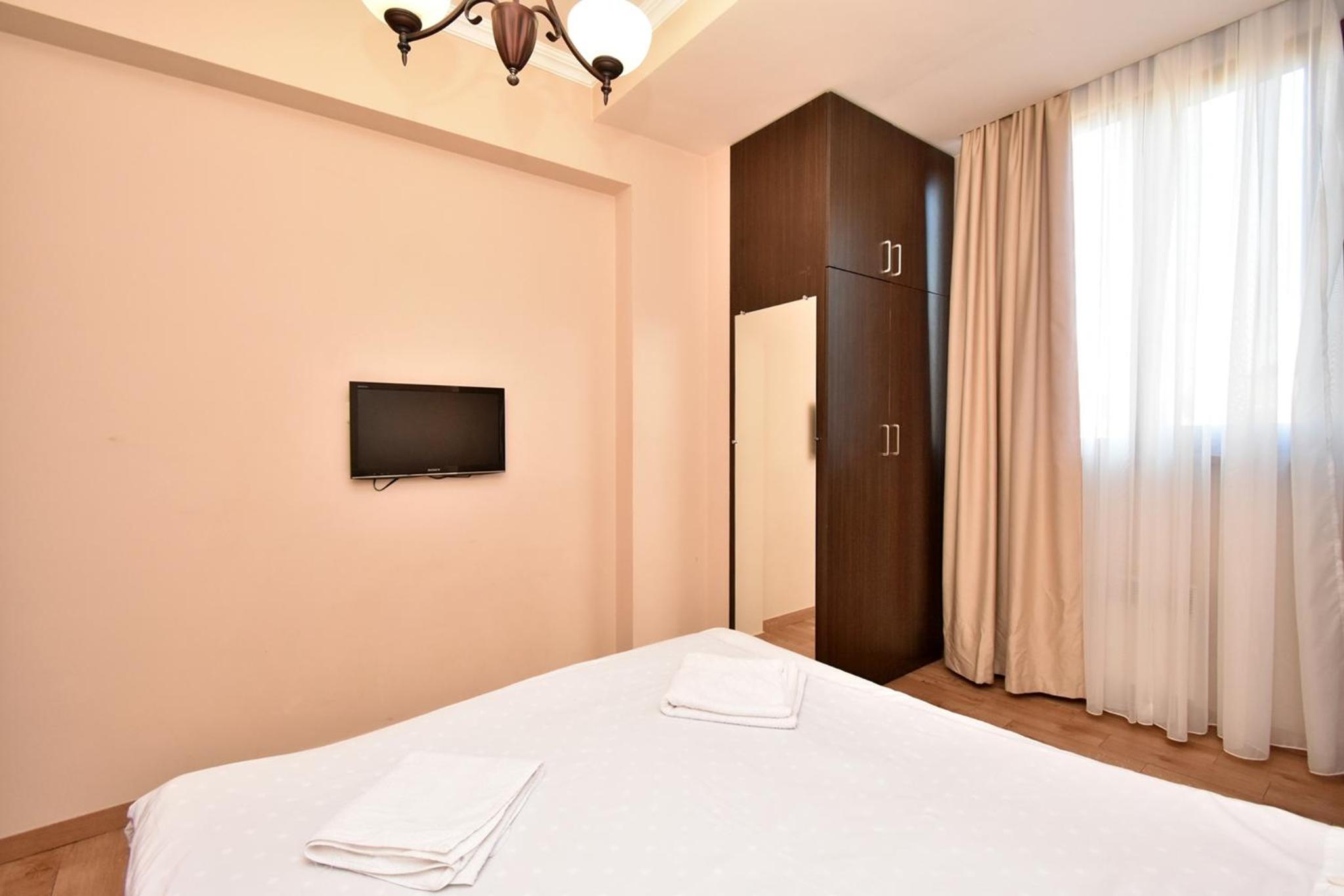 Koghbatsi street, 1 bedroom Suny, Comfy apartment KO110