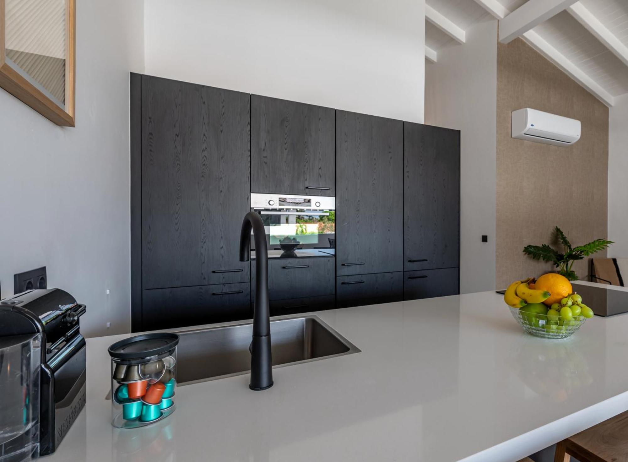 The Wave - Excellently located Penthouse with pool
