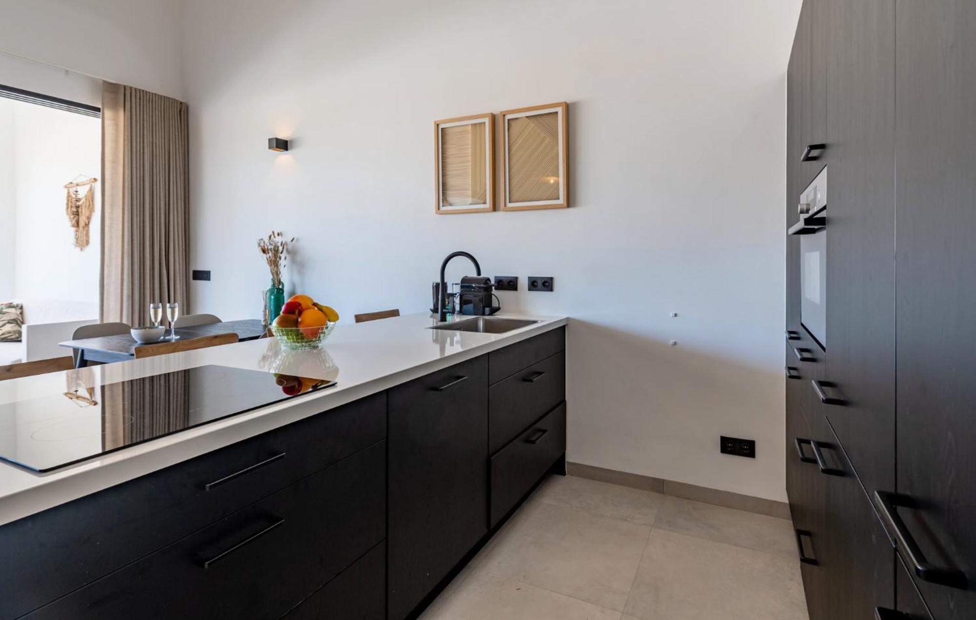 The Wave - Excellently located Penthouse with pool