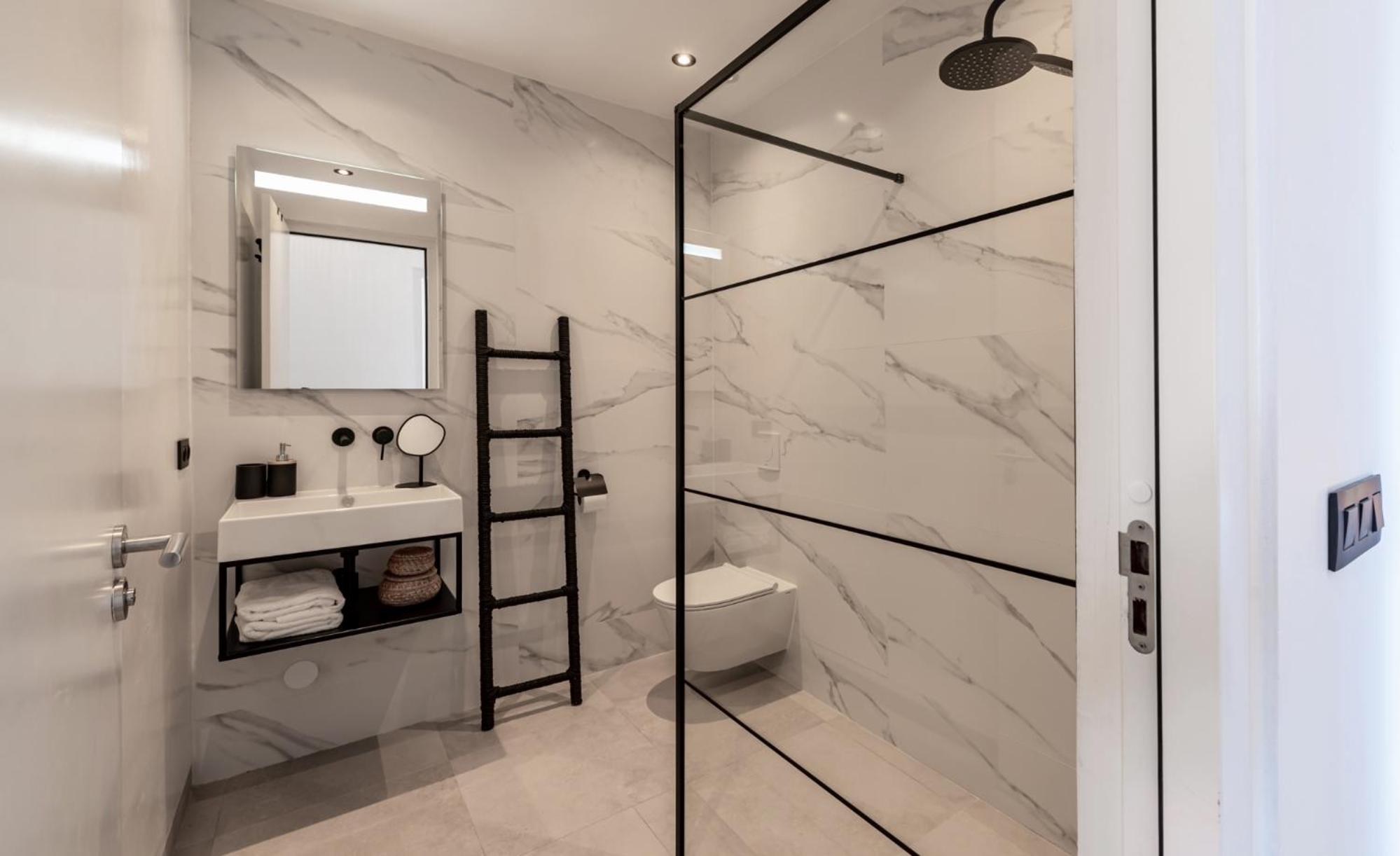 The Wave - Excellently located Penthouse with pool