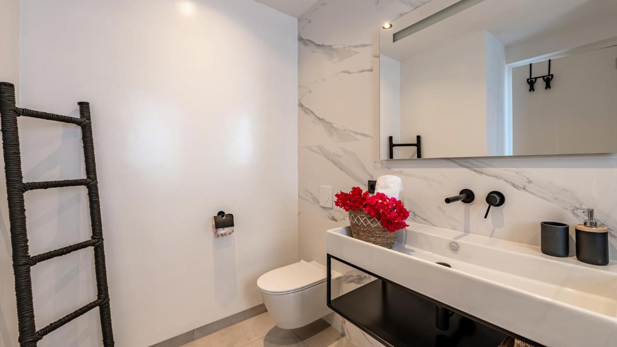 The Wave - Excellently located Penthouse with pool