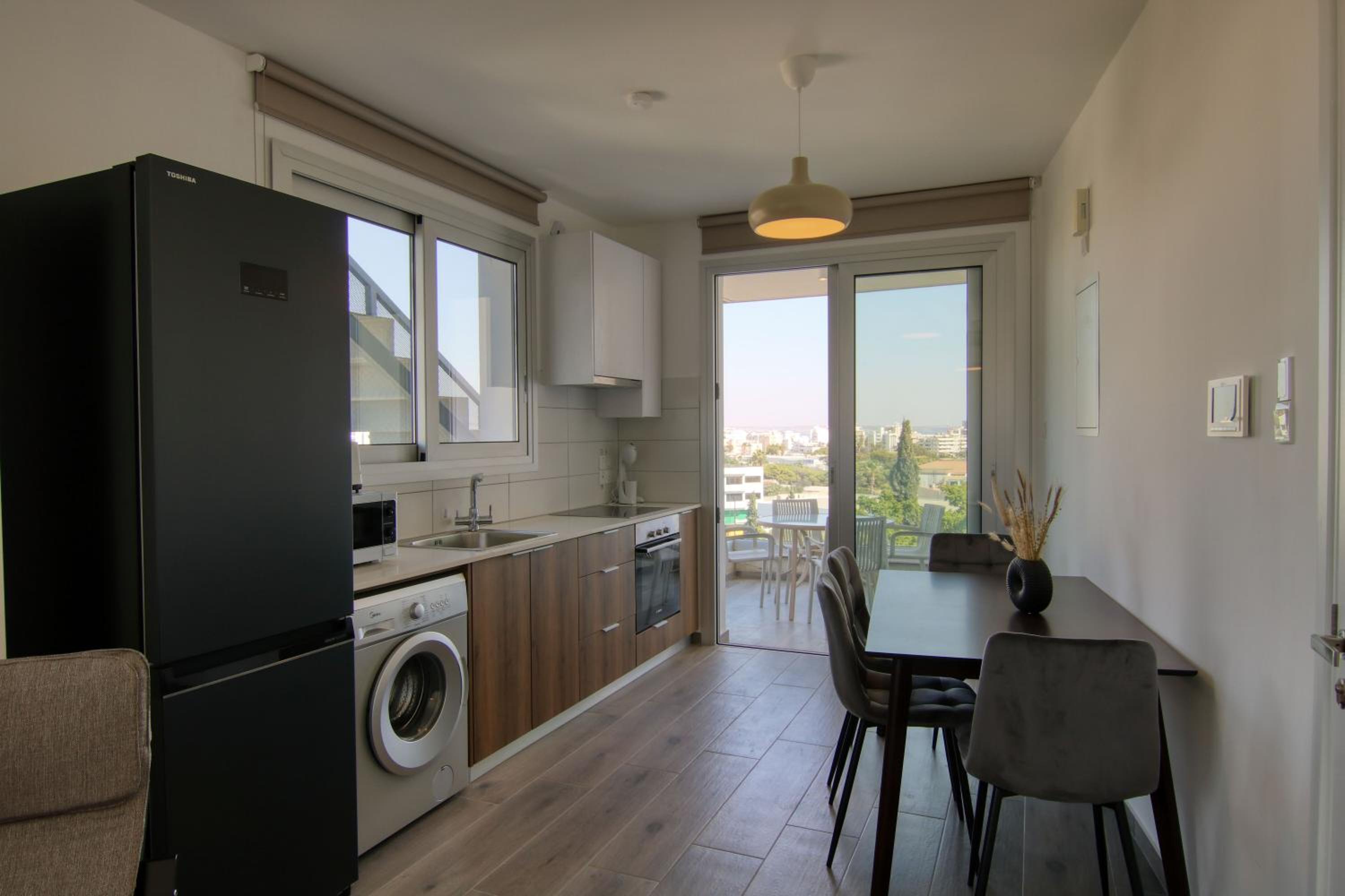 Phaedrus Living Coral Suites Bliss