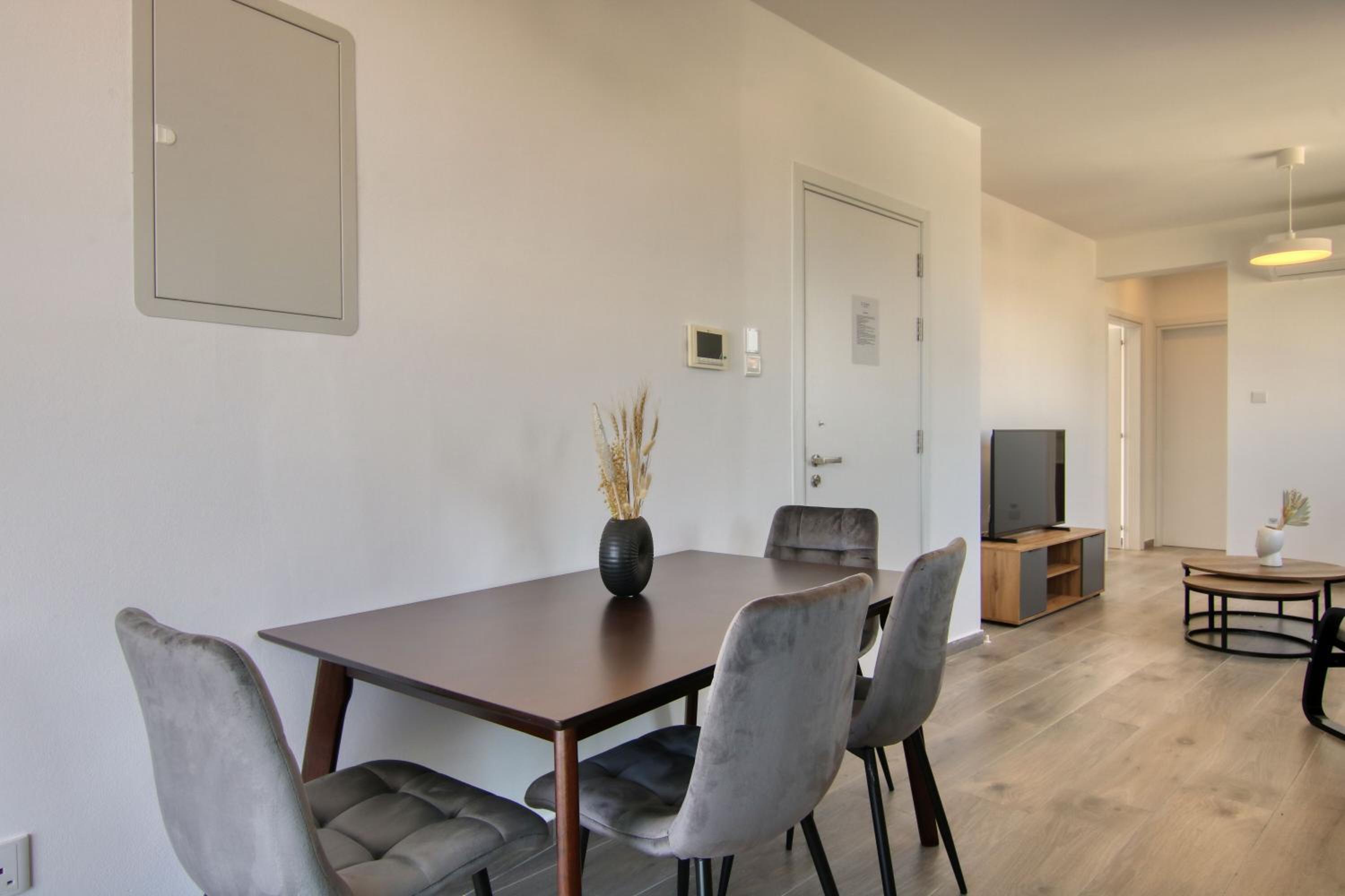 Phaedrus Living Coral Suites Bliss