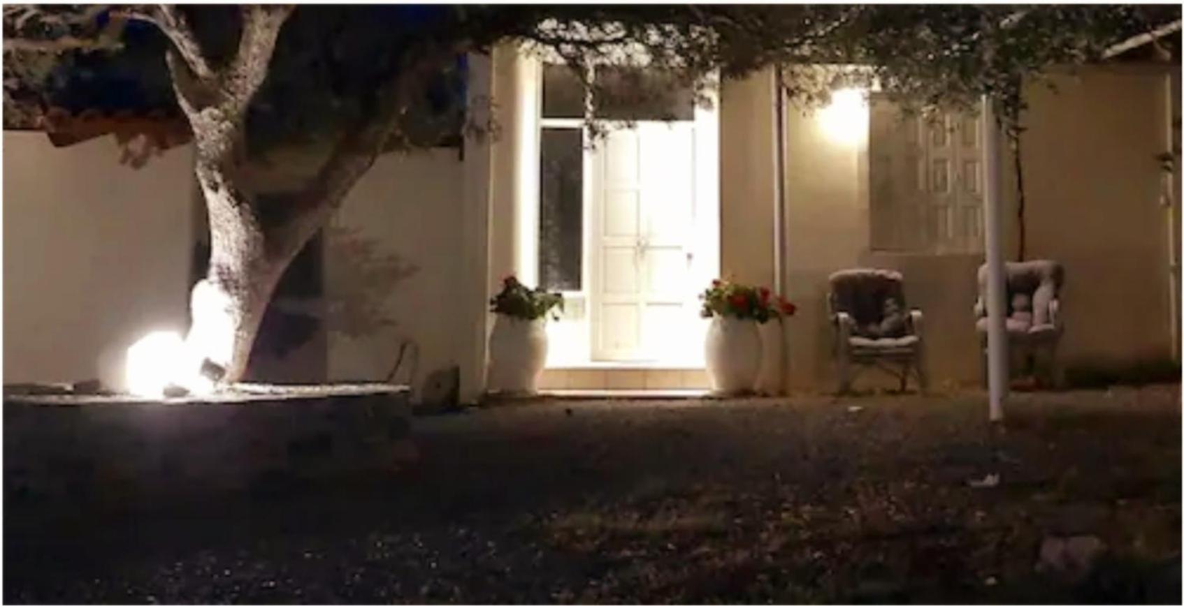 Secreto Holiday House with 2000sqm garden view 5