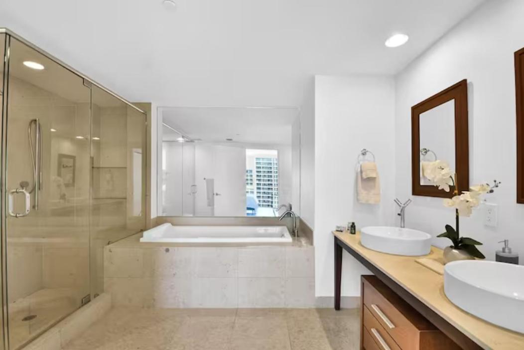 Amazing 2 Bedroom at Icon in the Heart of Brickell