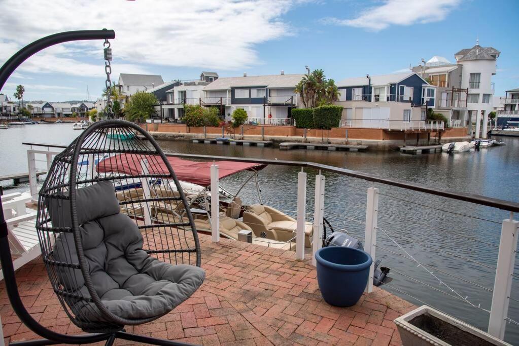 WATERFRONT -NEW LISTING LUXURY 4 BED ON THE WATER view 3