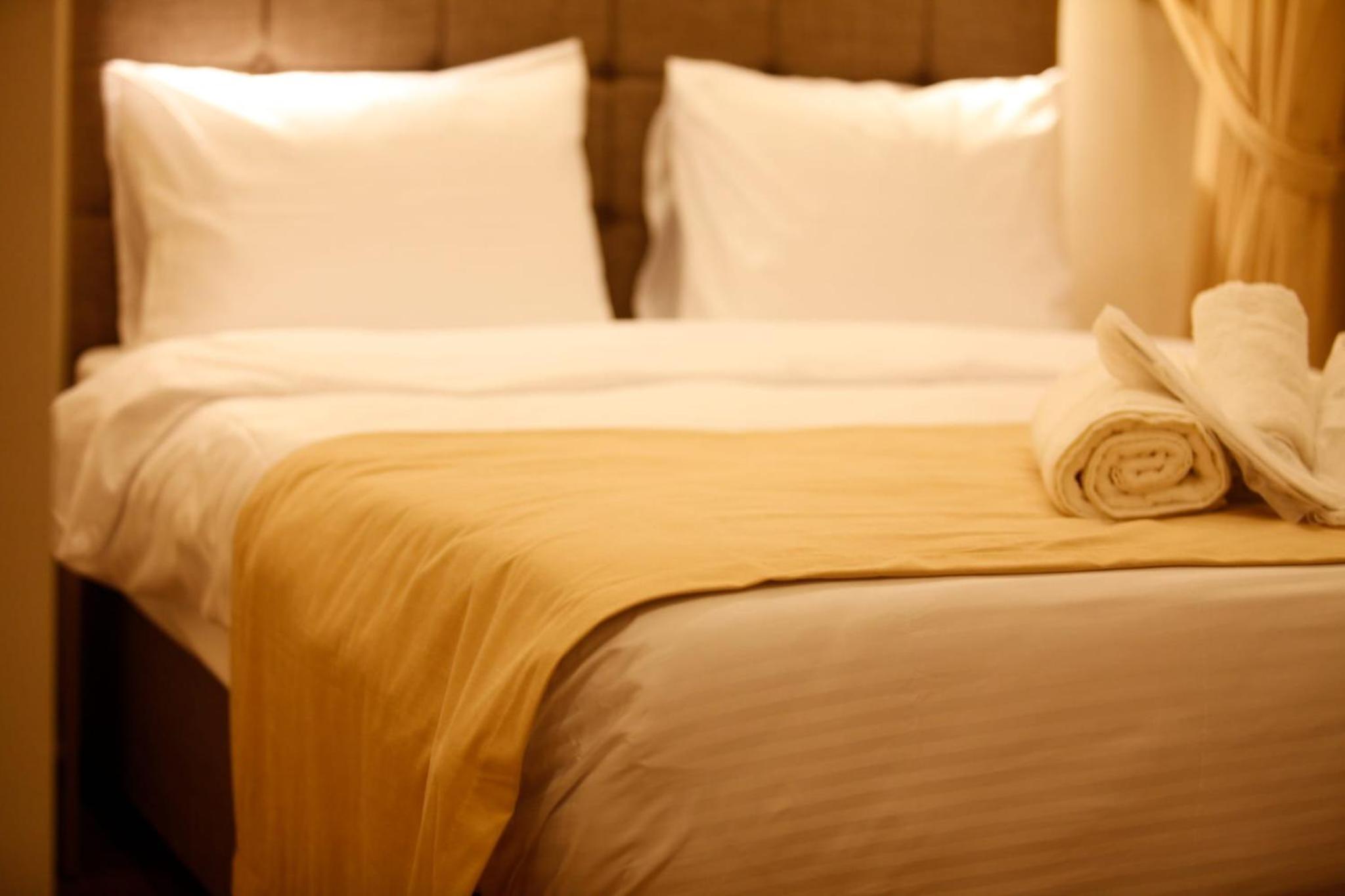 Taksim Nacre 360 Suit - Image 125