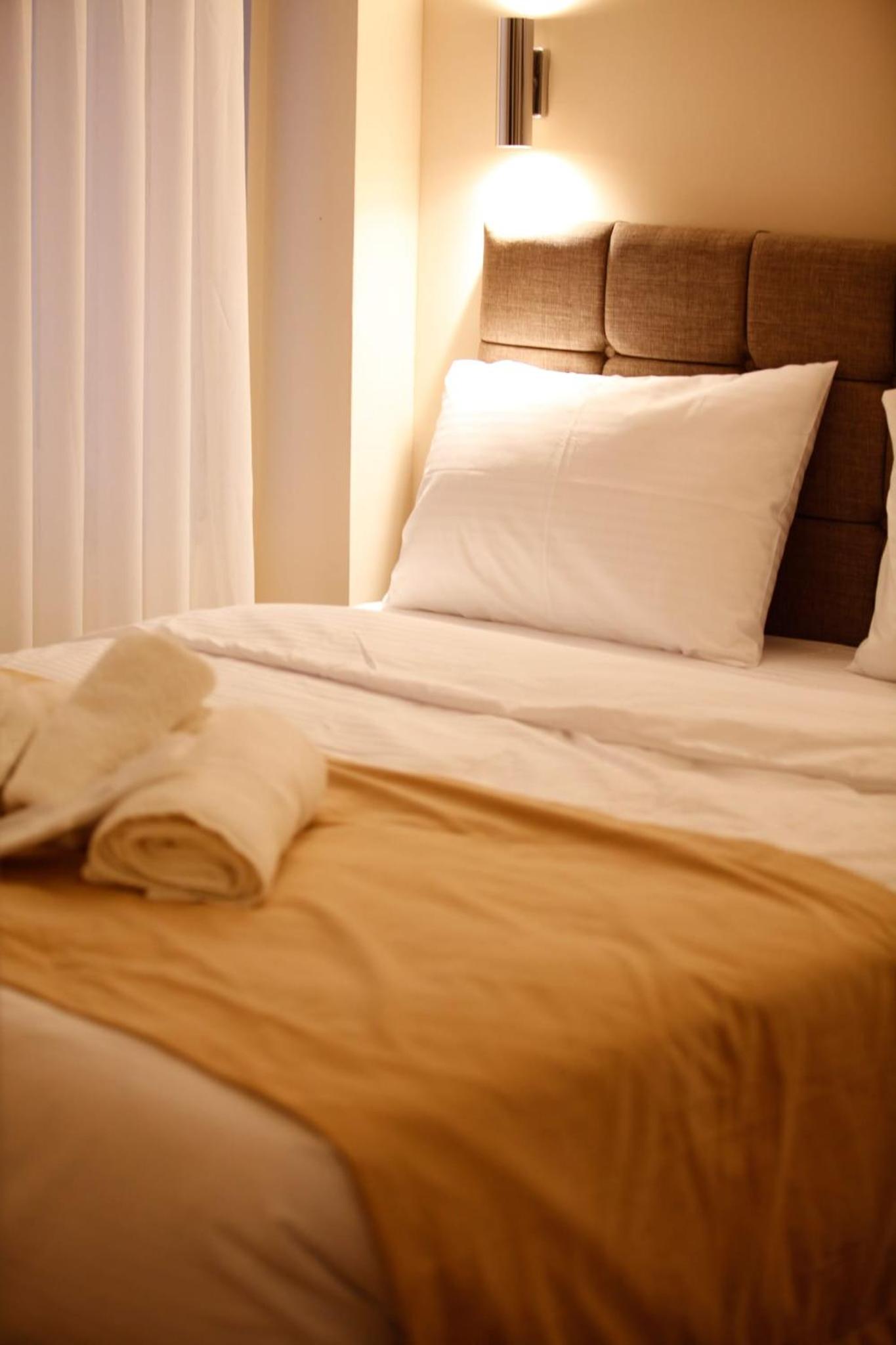 Taksim Nacre 360 Suit - Image 86