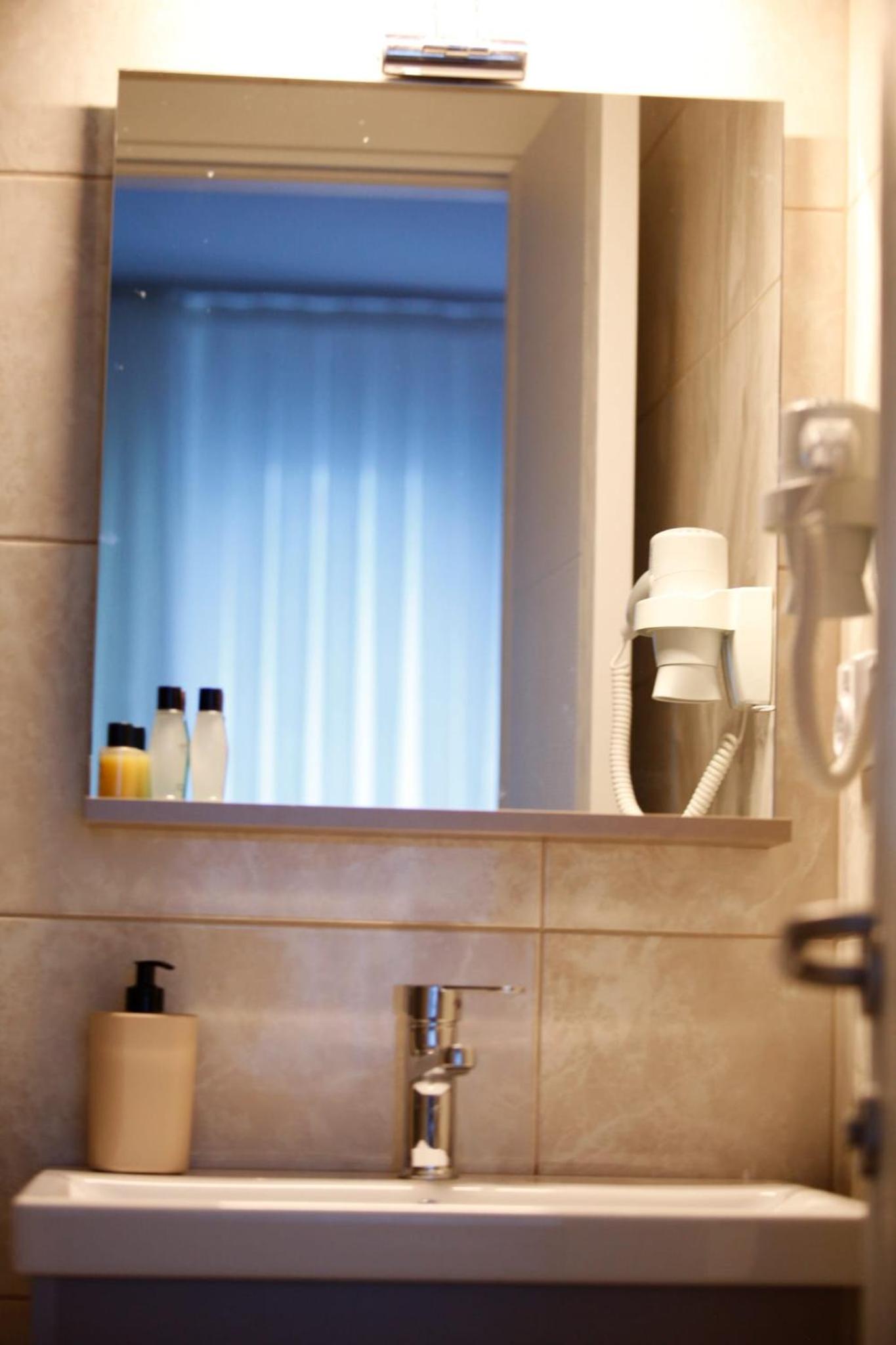 Taksim Nacre 360 Suit - Image 122