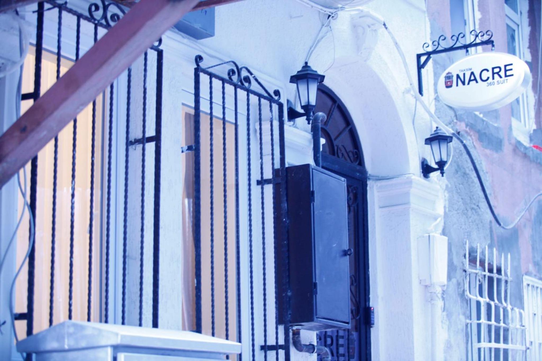 Taksim Nacre 360 Suit - Image 135