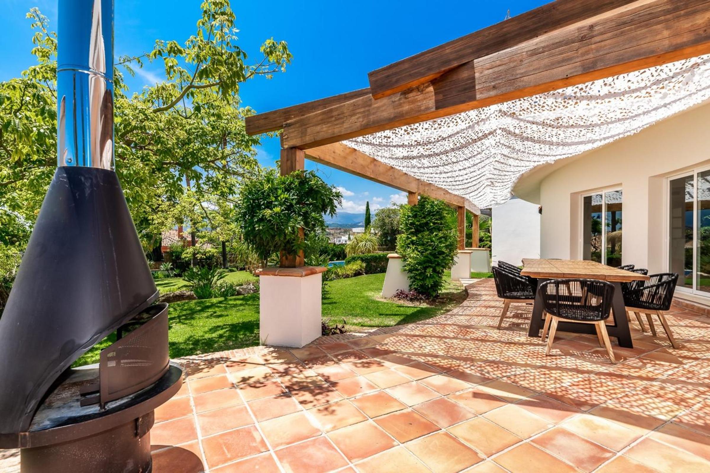 All About La Redonda Villa