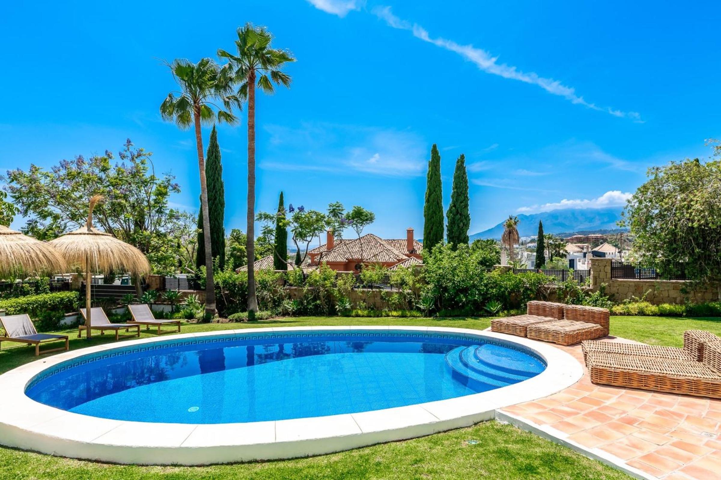 All About La Redonda Villa