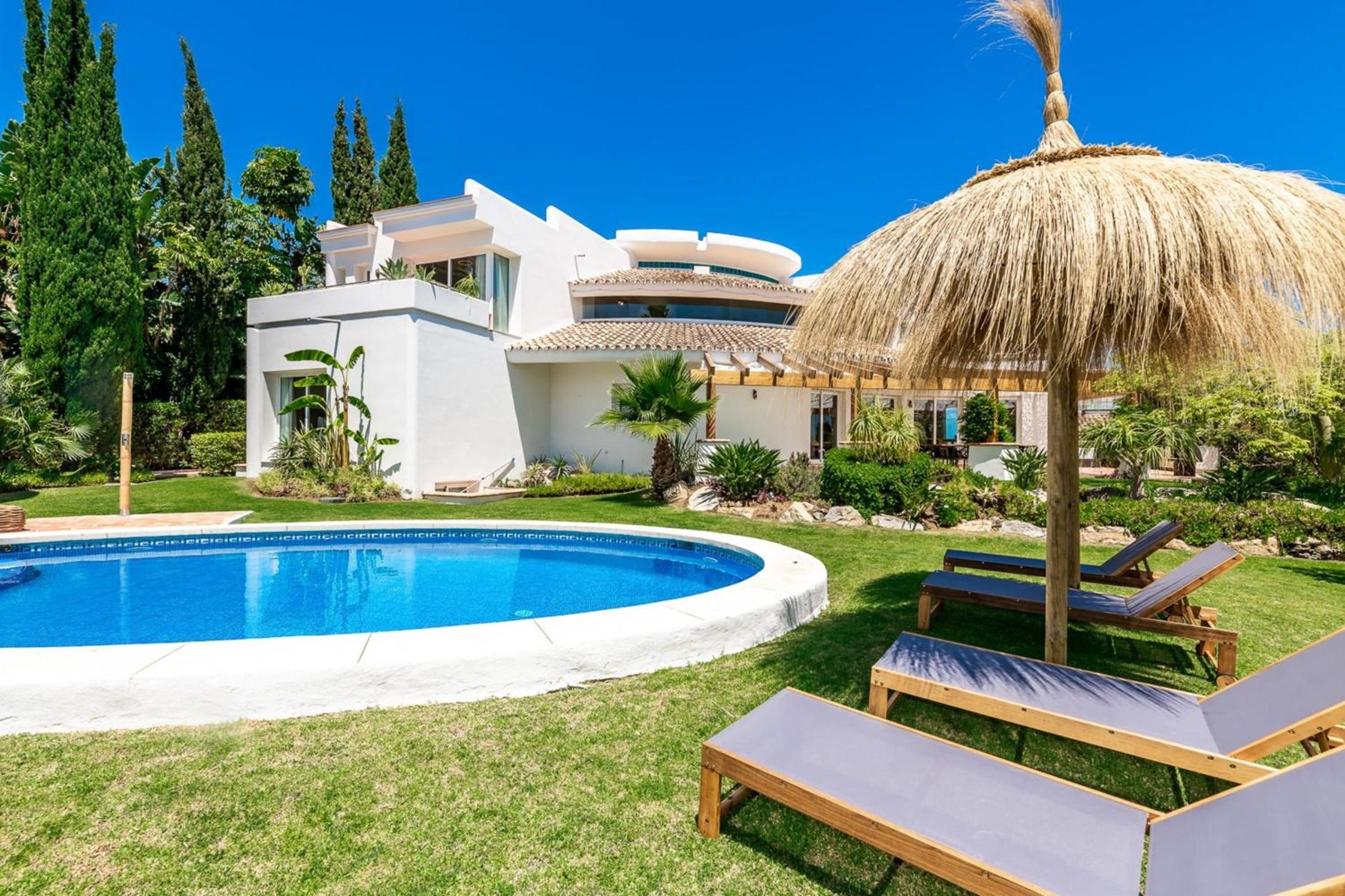 All About La Redonda Villa