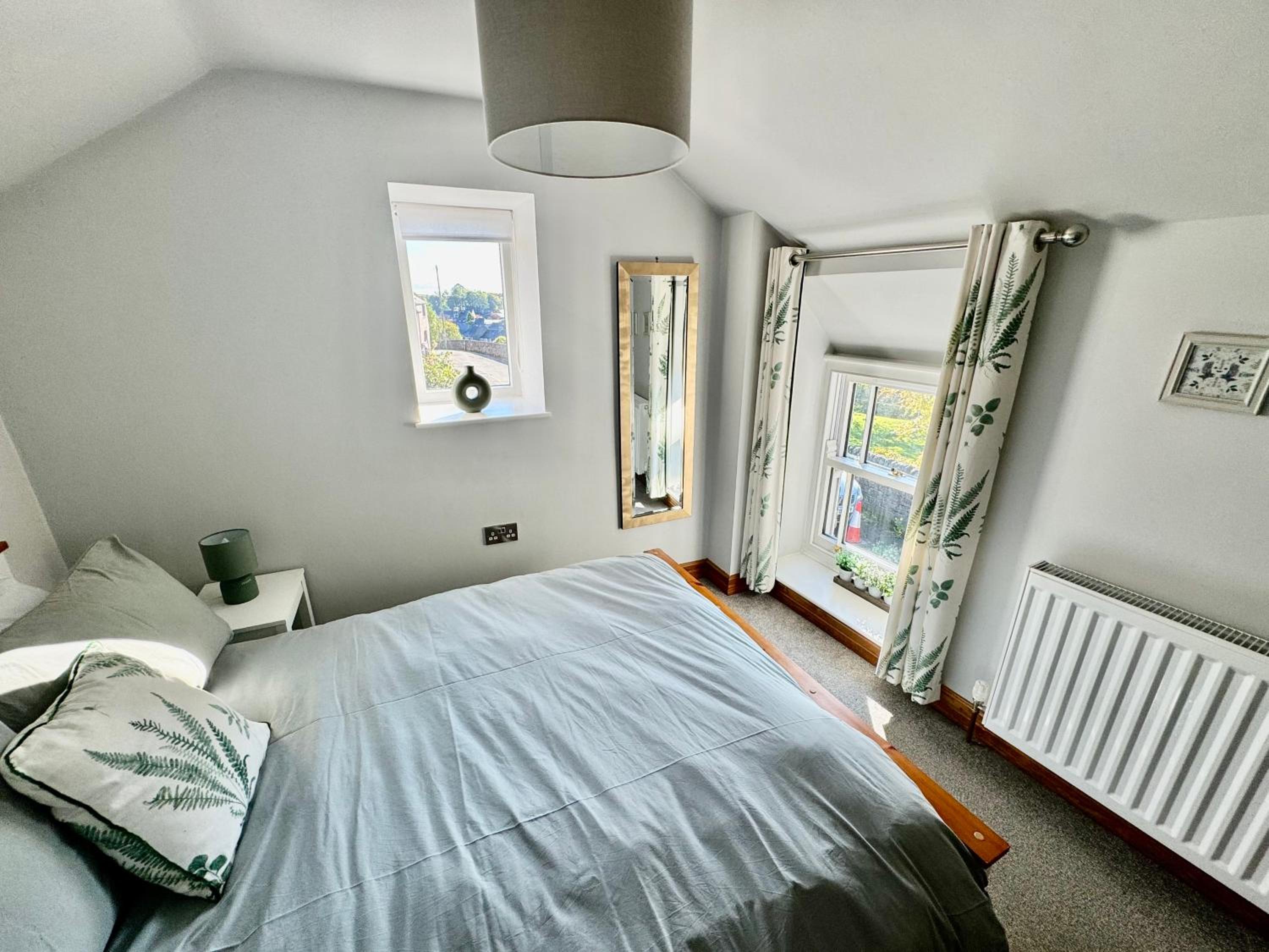 Weavers Cottage, Tideswell, sleeps 6, dog friendly view 3