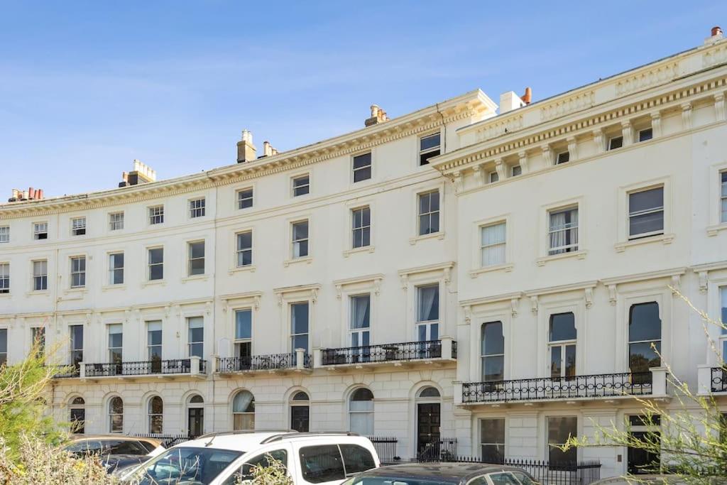 Gorgeous Brighton by the Sea view 5