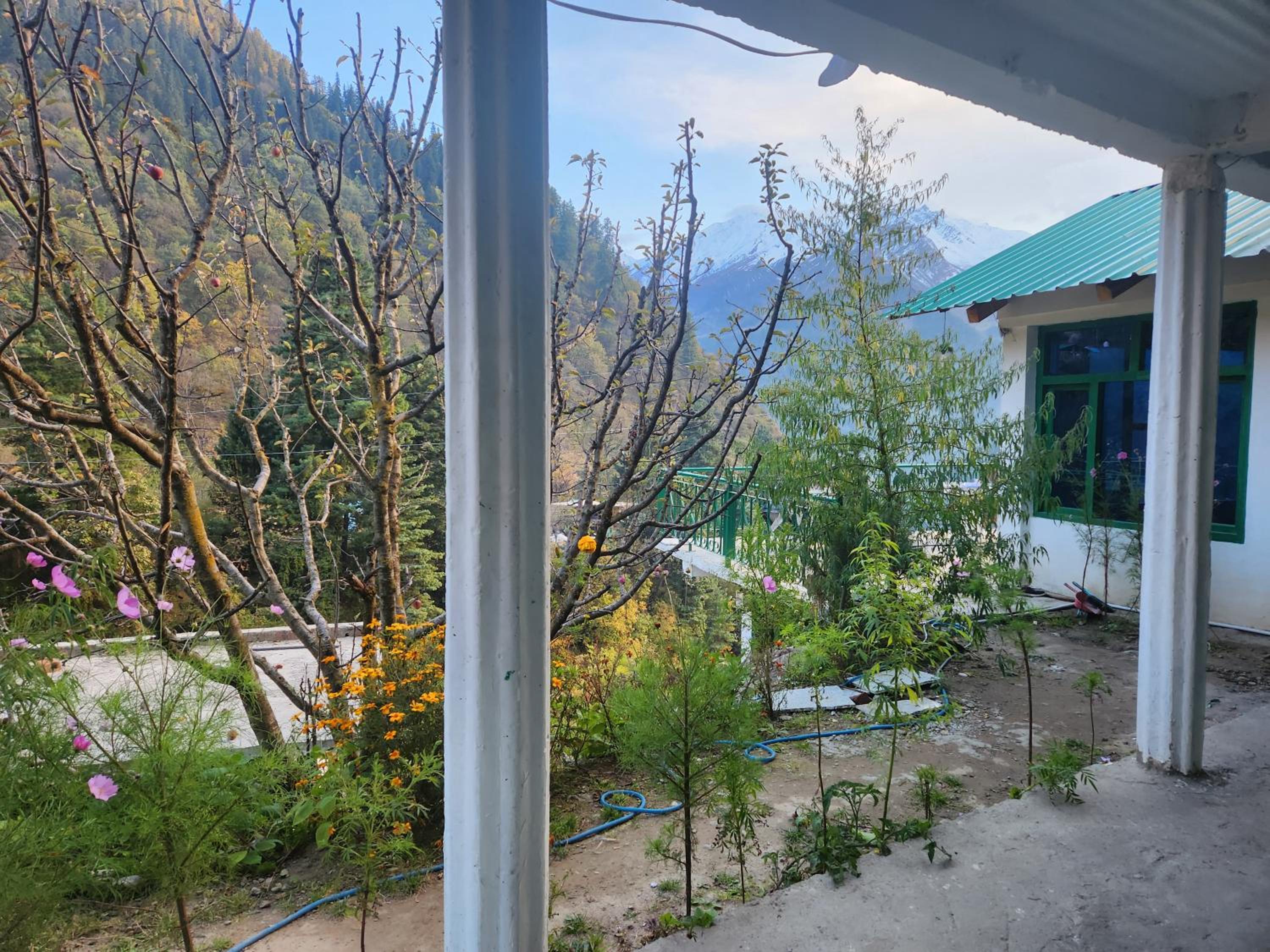 L'Ashrum Cafe & Inn view 2