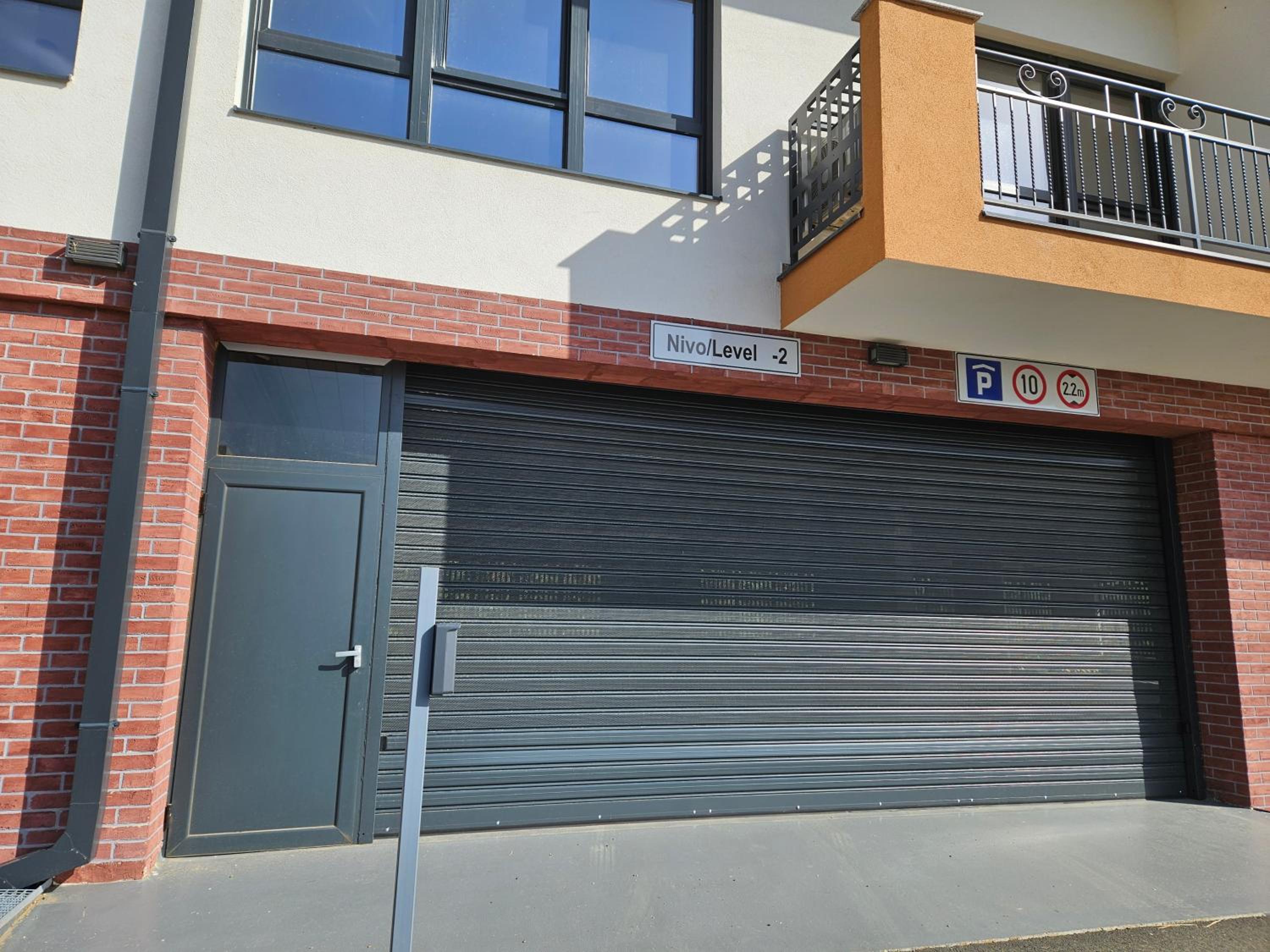 Photo 9