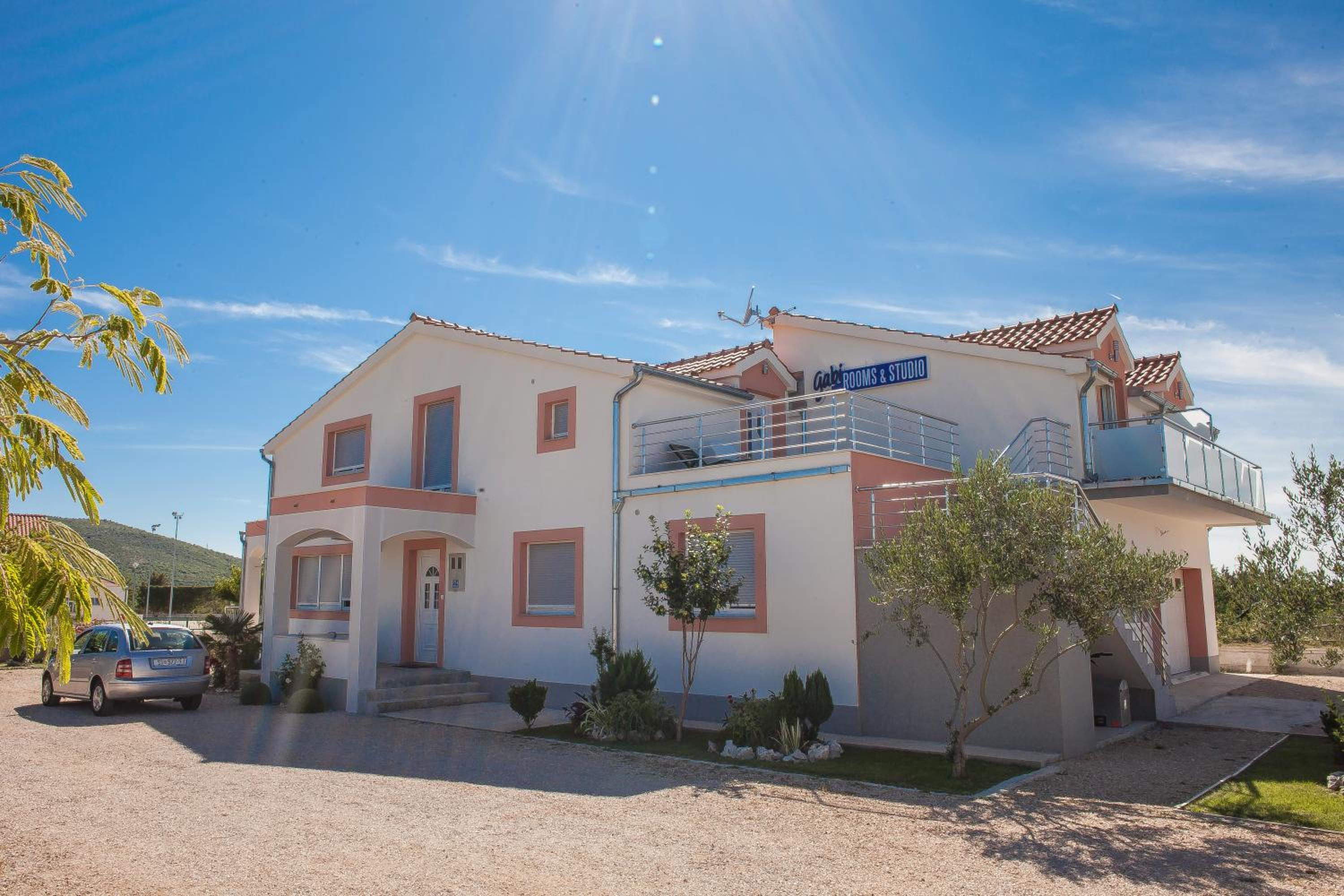 Hotel Gabi Rooms & Studio Apartment - Image 1