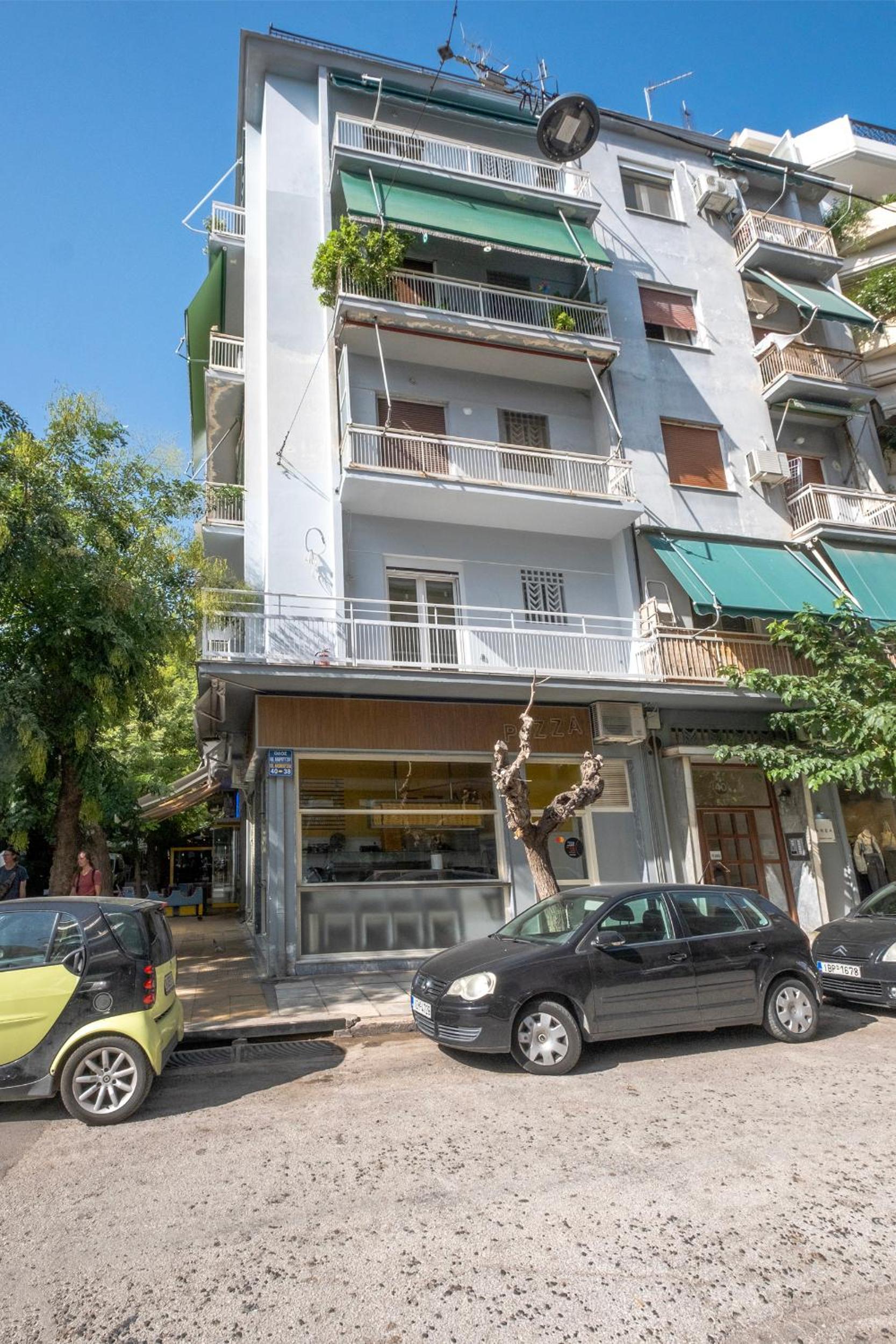 Koukaki Apartment