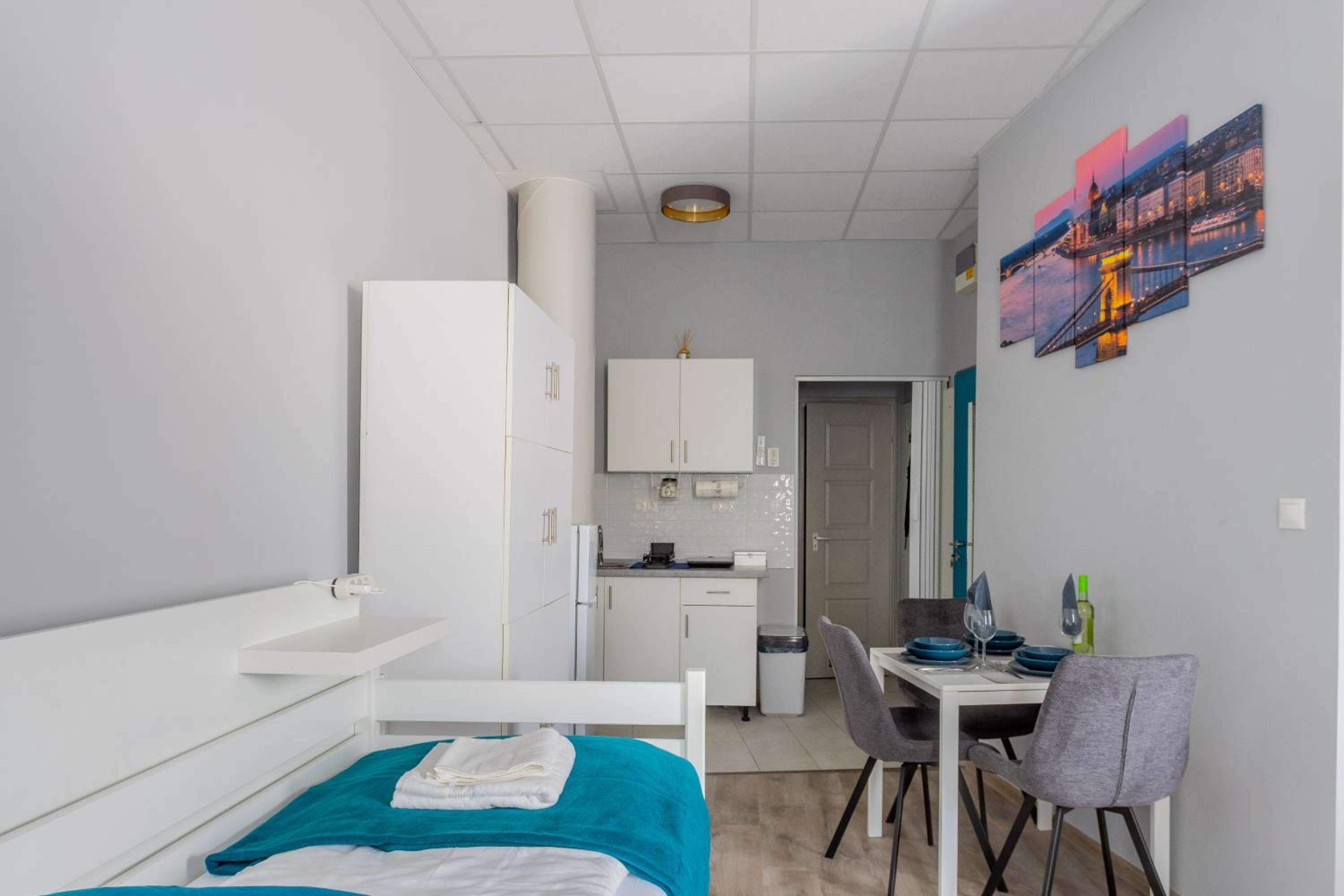 Downtown Apartment House Blue
