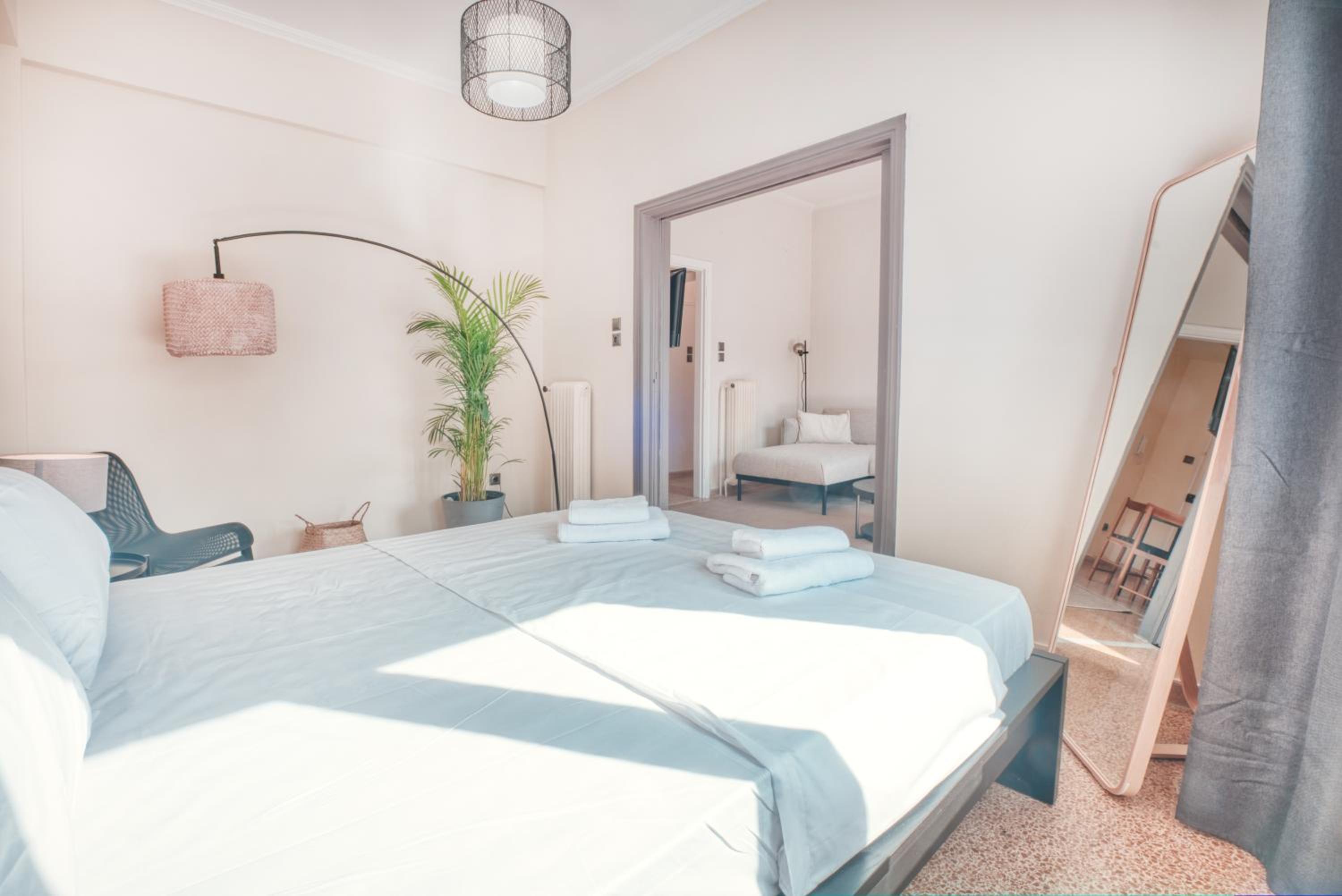 Koukaki Apartment