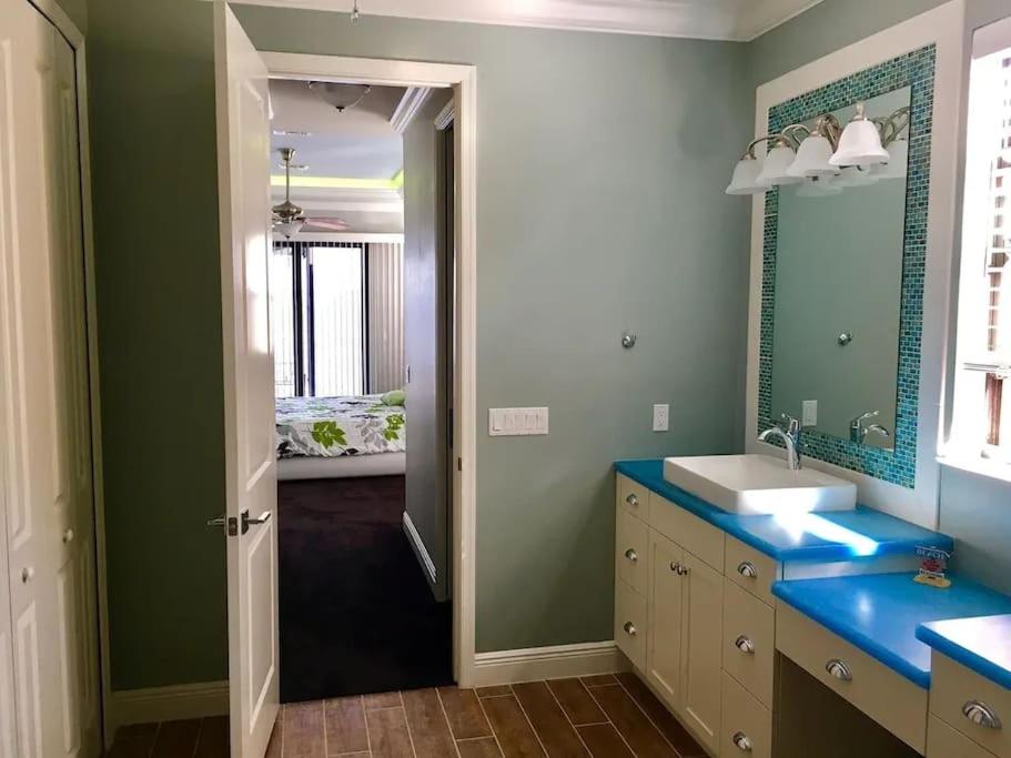 Grand 2-Story Cape Coral Riverfront Villa - Riverhouse Princess