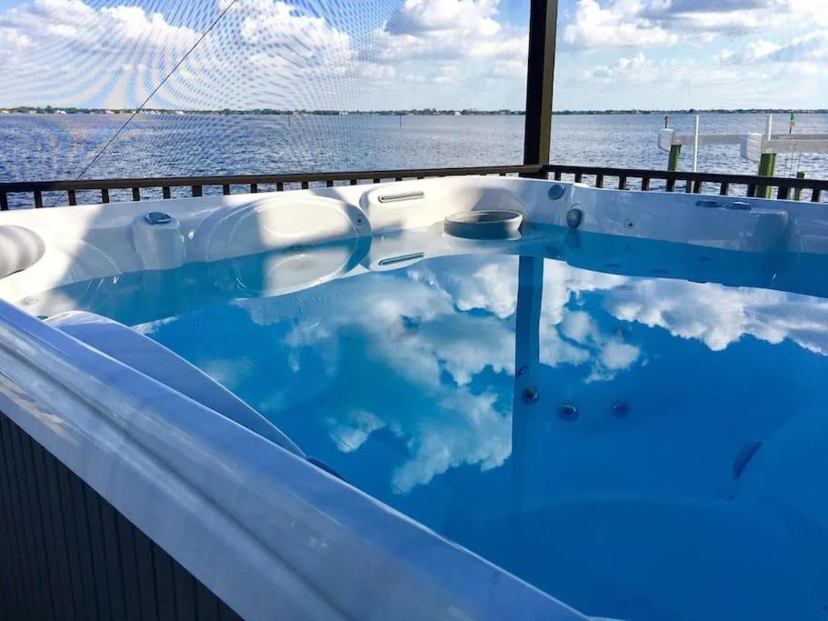 Grand 2-Story Cape Coral Riverfront Villa - Riverhouse Princess