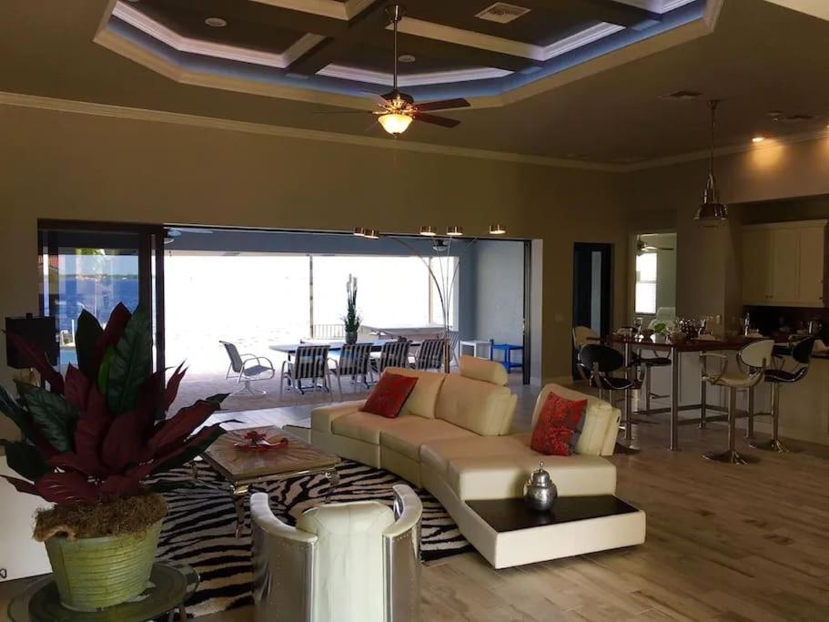 Grand 2-Story Cape Coral Riverfront Villa - Riverhouse Princess