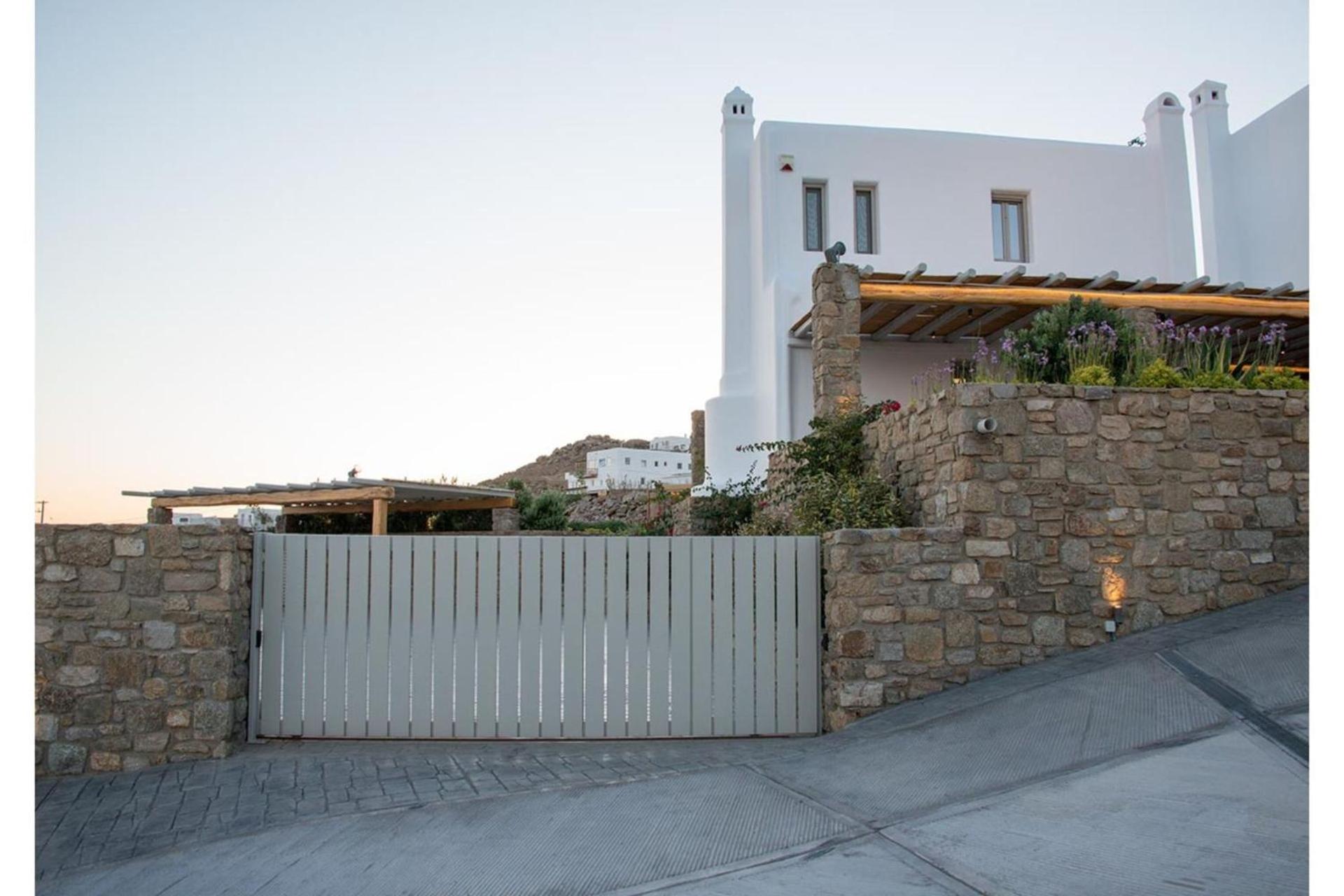 Super Luxury Mykonos Villa - Villa La Isla Bonita - Private Gym - Private Pool - 5 Bedrooms - Sea Views