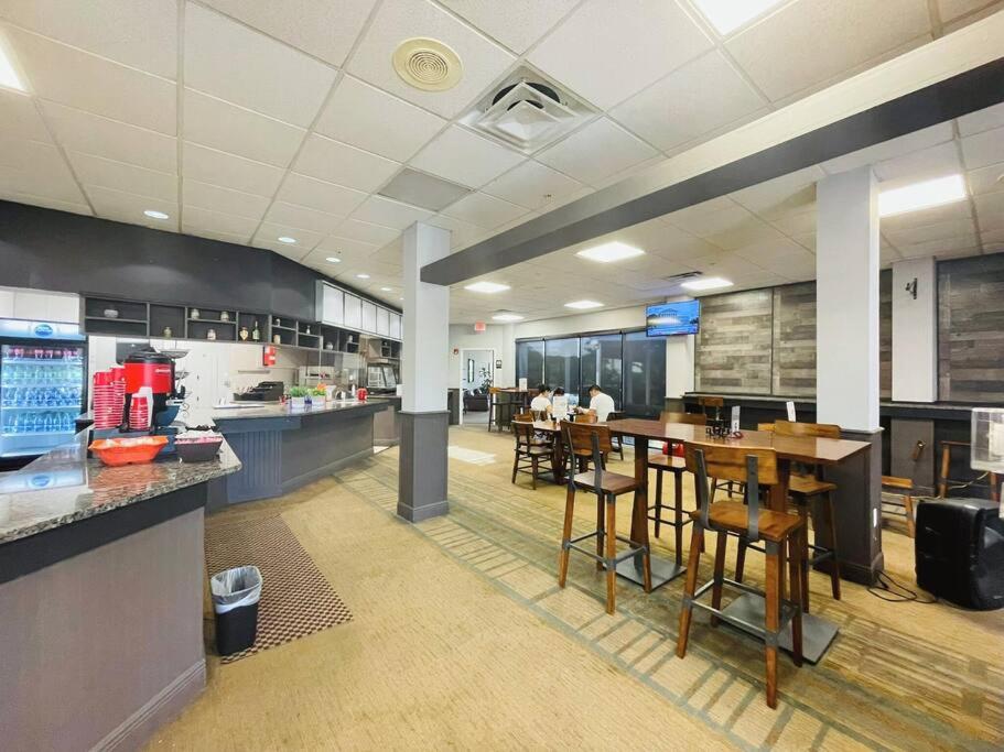 Universal Studios - Lake View 2 Bedrooms Apartment