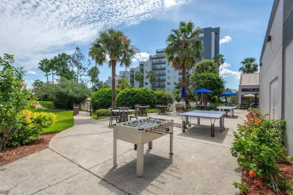 Universal Studios - Lake View 2 Bedrooms Apartment