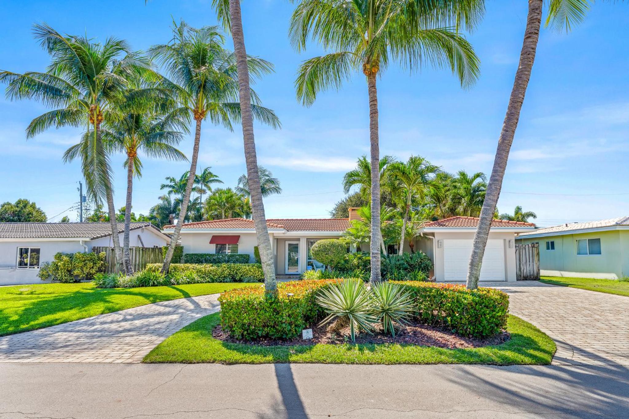 Gorgeous 3BR2BA in LBTS- Walk to the Beach view 2