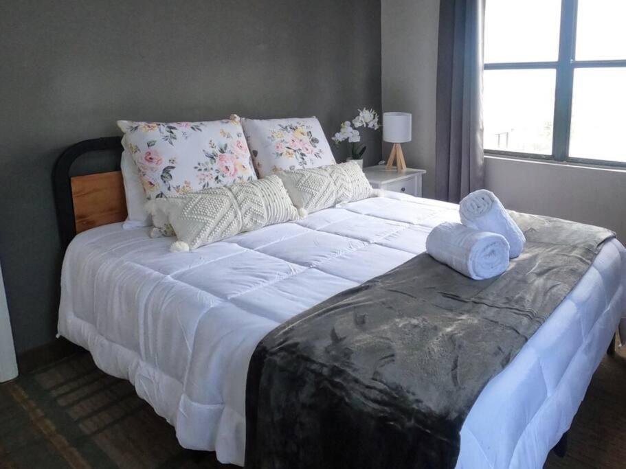 Universal Studios - Lake View 2 Bedrooms Apartment