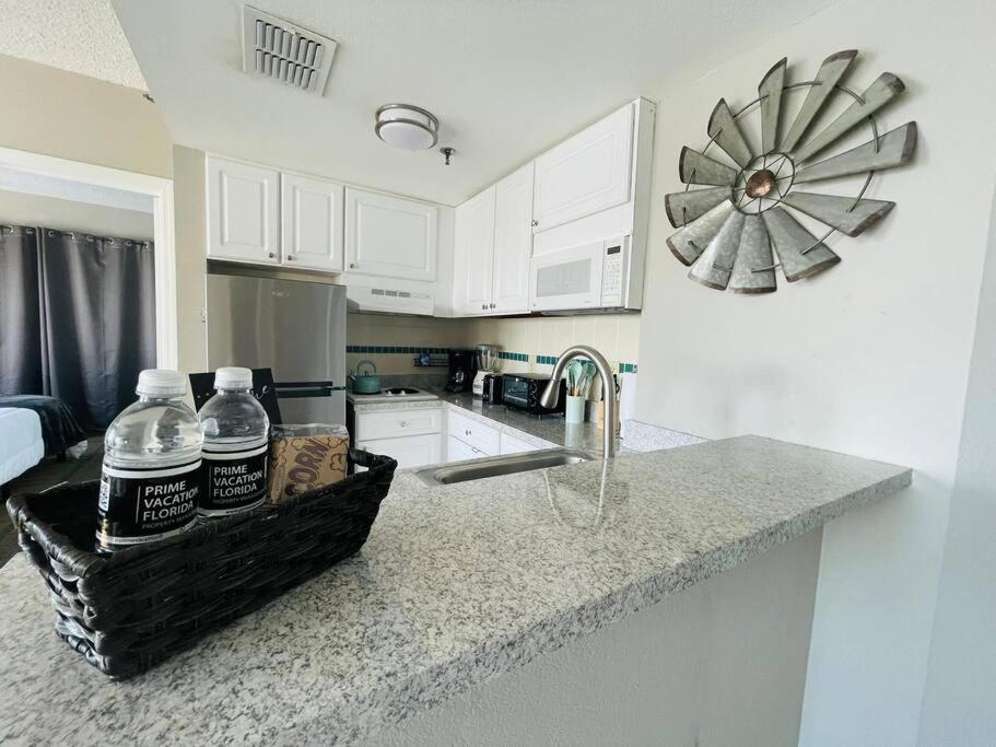 Universal Studios - Lake View 2 Bedrooms Apartment
