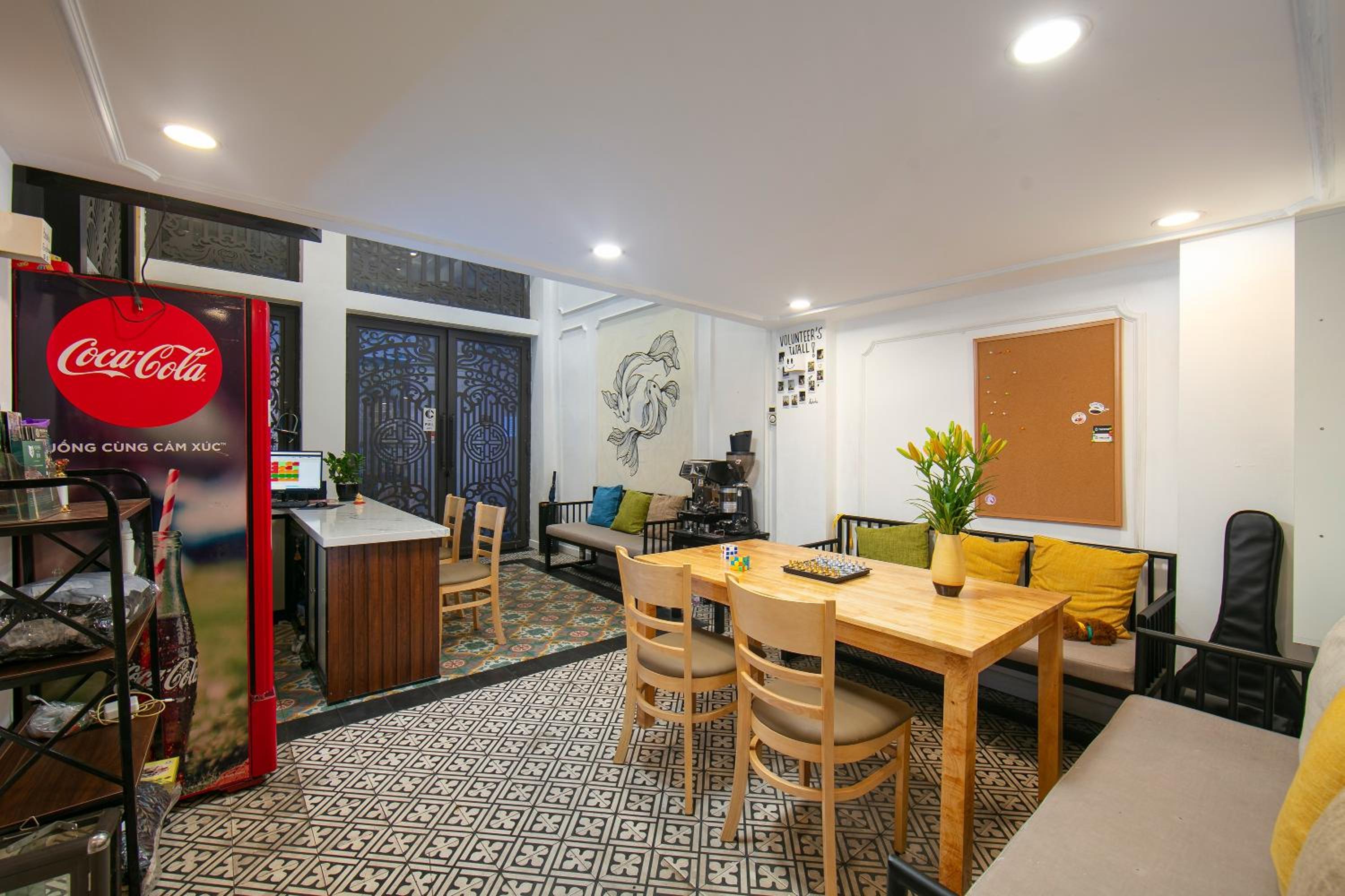 Downtown Hostel & Rooftop Bar