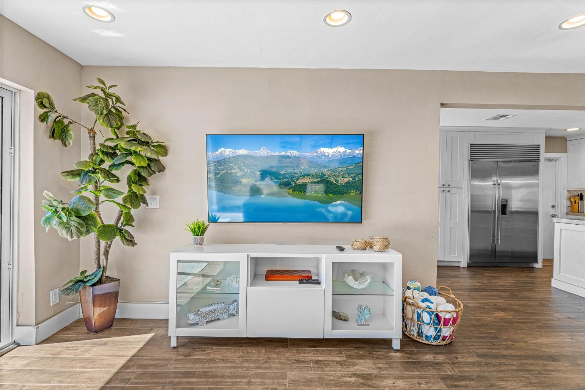Exquisite House in LBTS- 7 Min Walk to the Beach! view 5