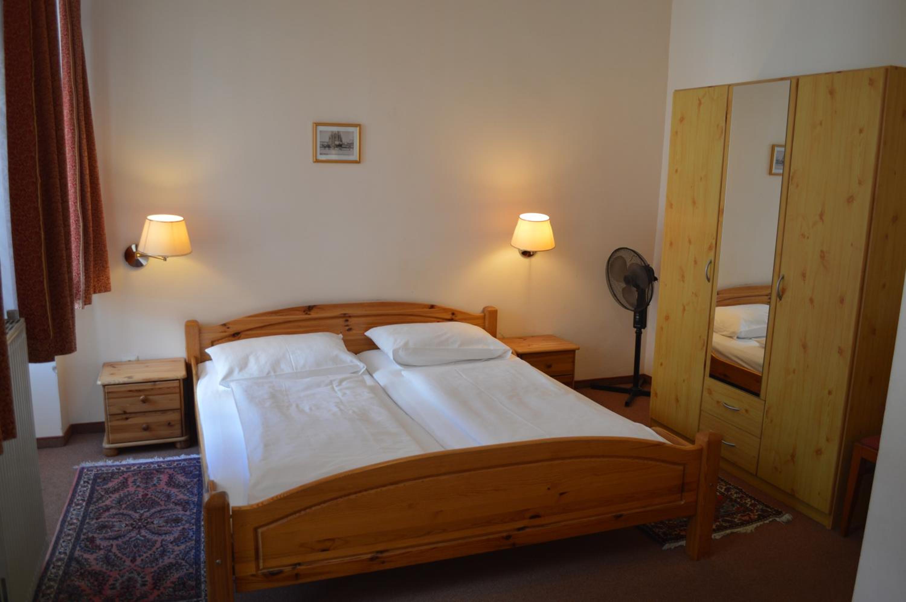Hotel Pension Walzerstadt