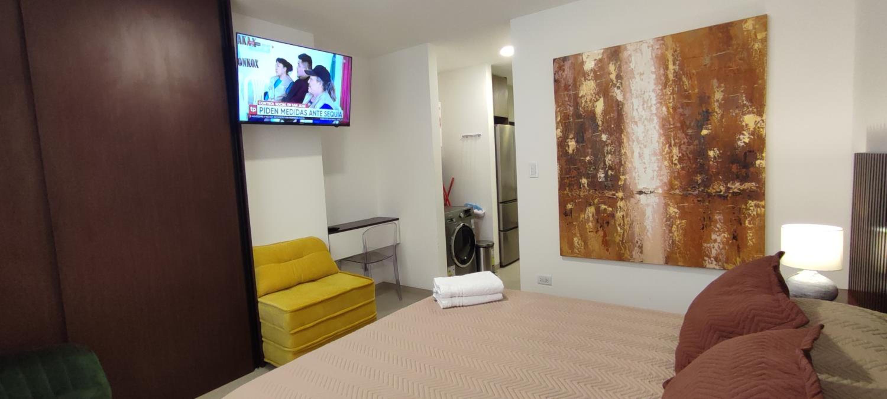 APARTAMENTO MODERNO EN EQUIPETROL, CON CINE - PISCINA - GYM y PARQUEO GRATUITO. Proximo a Los Tajibos, Ventura Mall, SUPER ICENORTE